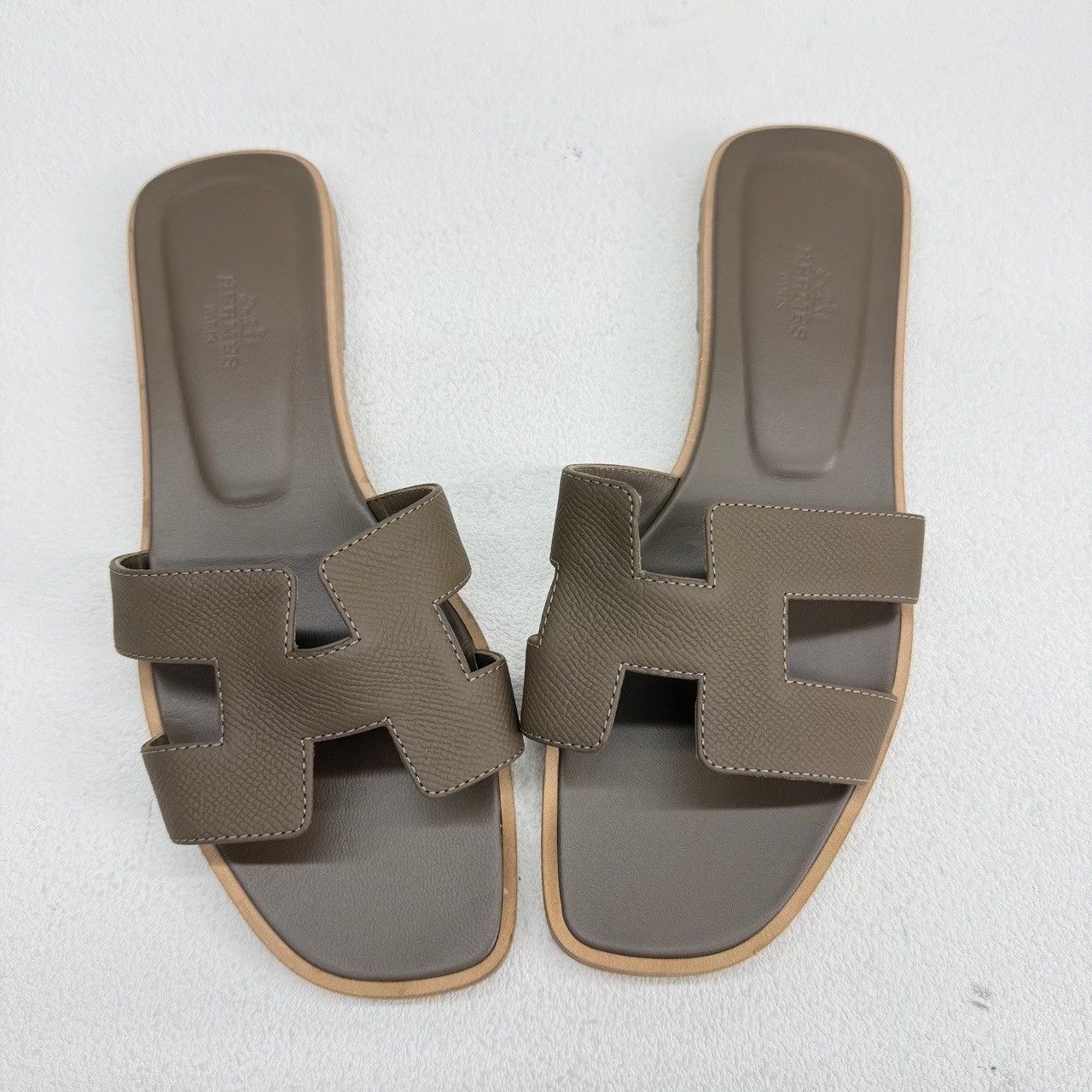 Hermes Hermès Oran Sandals Gray Size 38.5 Size US 8.5 / IT 38.5 - 10 Thumbnail