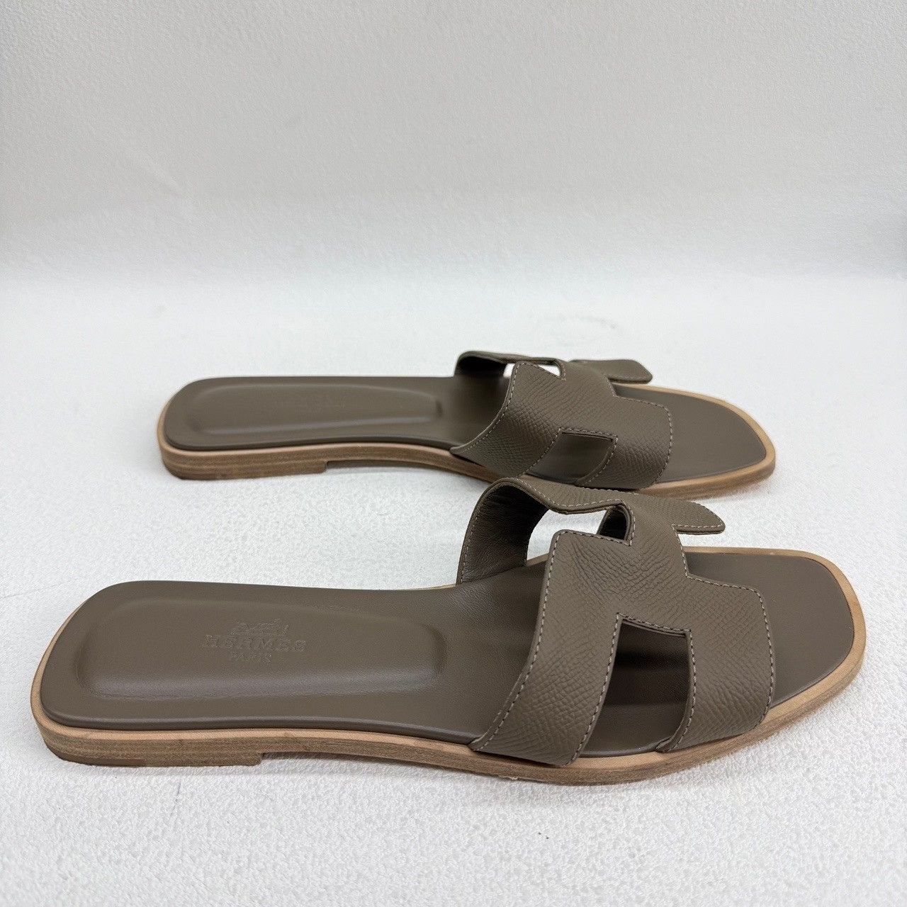 Hermes Hermès Oran Sandals Gray Size 38.5 Size US 8.5 / IT 38.5 - 4 Thumbnail