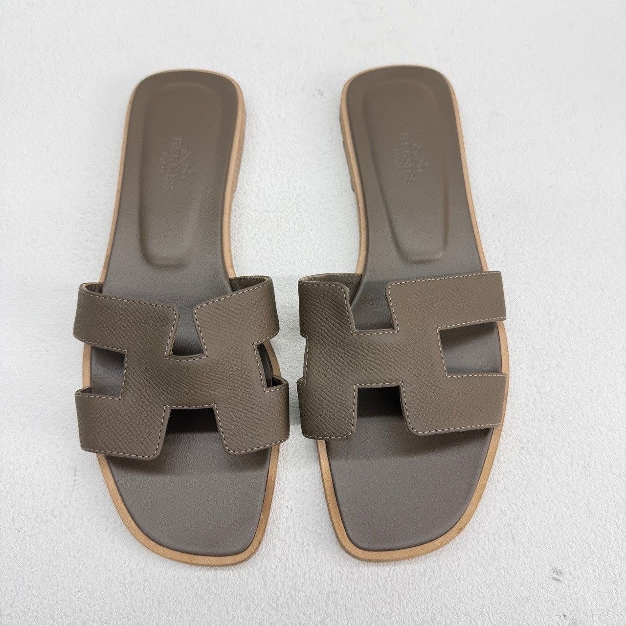 Hermes Hermès Oran Sandals Gray Size 38.5 Size US 8.5 / IT 38.5 - 3 Thumbnail