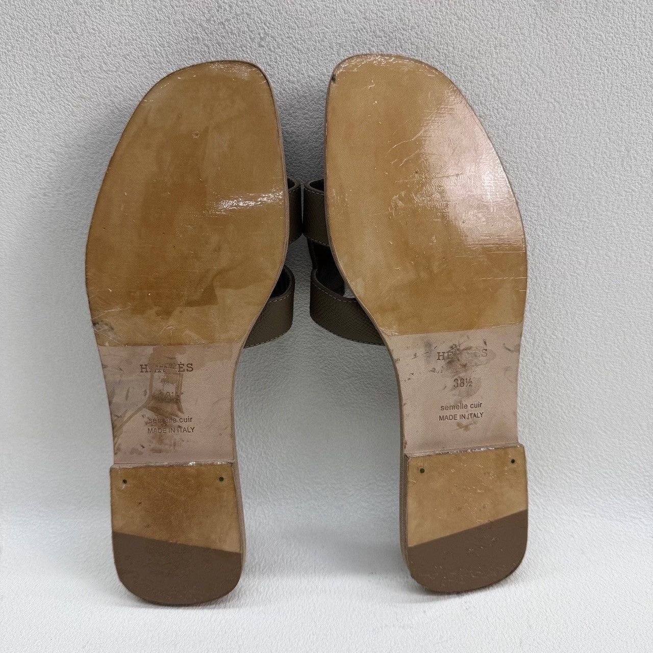 Hermes Hermès Oran Sandals Gray Size 38.5 Size US 8.5 / IT 38.5 - 7 Thumbnail