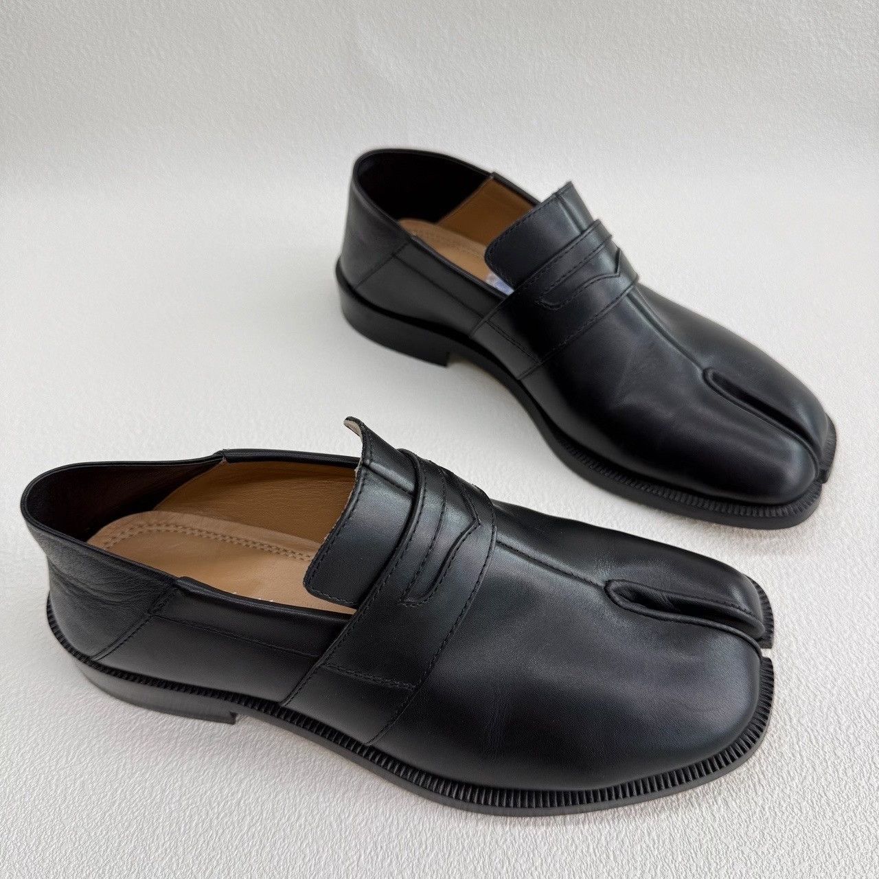 Maison Margiela Maison Margiela Tabi Leather Loafers Size 36.5 Size US 6.5 / IT 36.5 - 4 Thumbnail
