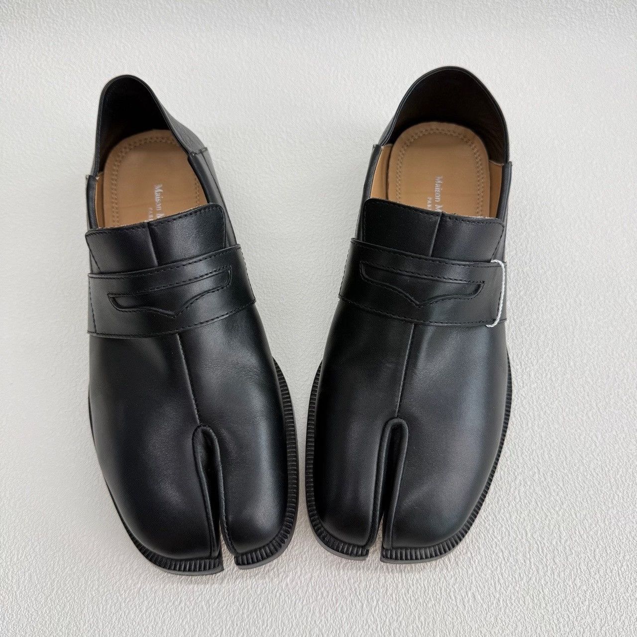 Maison Margiela Maison Margiela Tabi Leather Loafers Size 36.5 Size US 6.5 / IT 36.5 - 10 Thumbnail