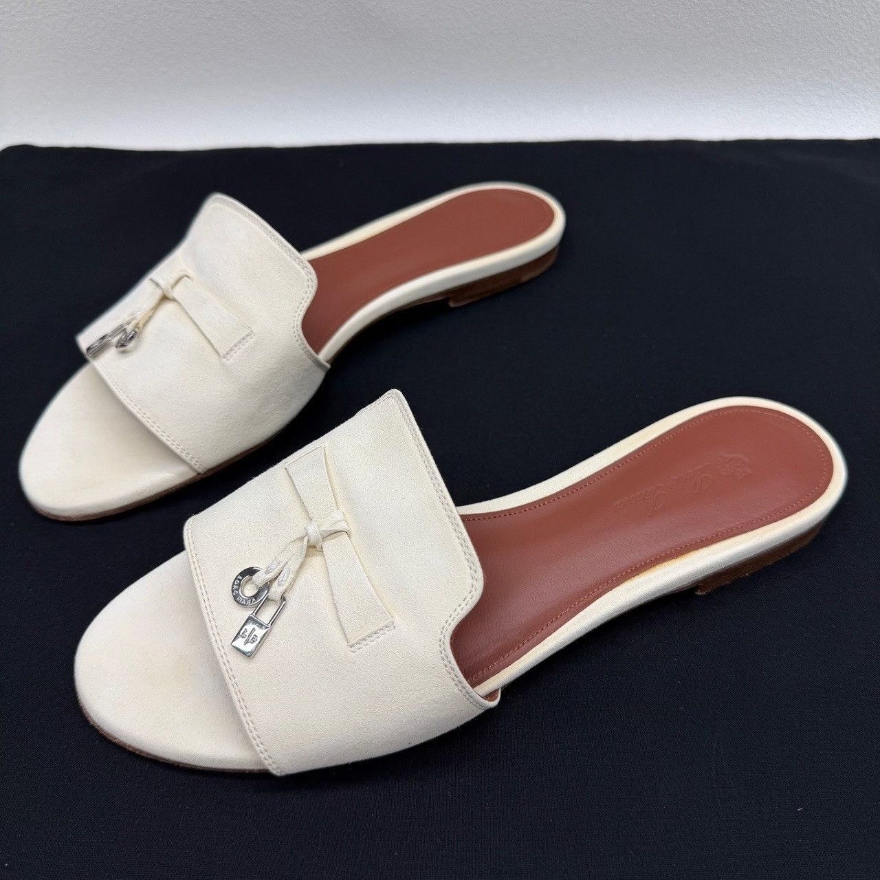 Loro Piana Loro Piana Summer Charms Suede Sandals Size 38 Size US 8 / IT 38 - 2 Thumbnail