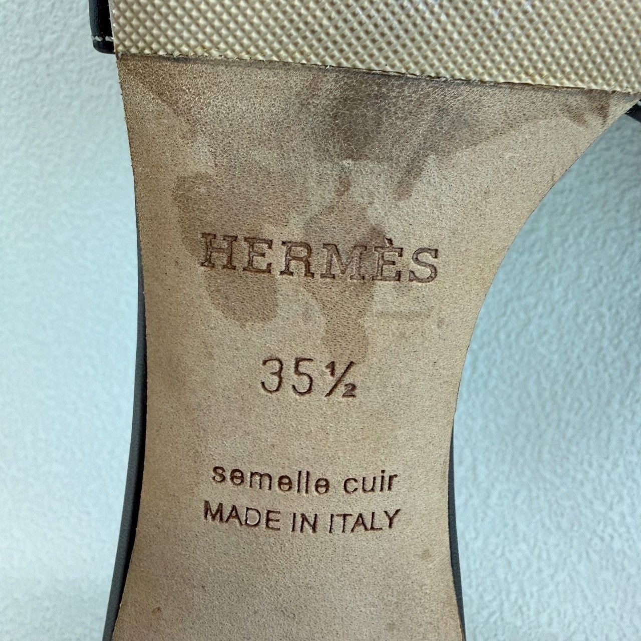 Hermes Hermès Oasis Black Leather Sandals Size 35.5 Size US 5.5 / IT 35.5 - 9 Thumbnail