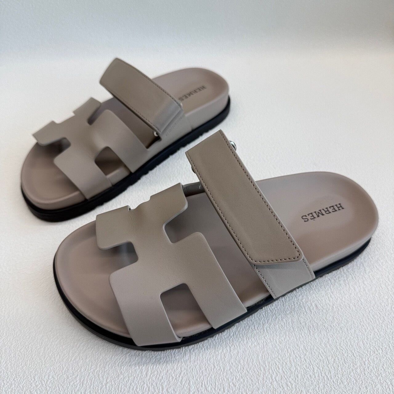 Hermes Hermes Chypre Sandals Size 35.5 Size US 5.5 / IT 35.5 - 2 Thumbnail