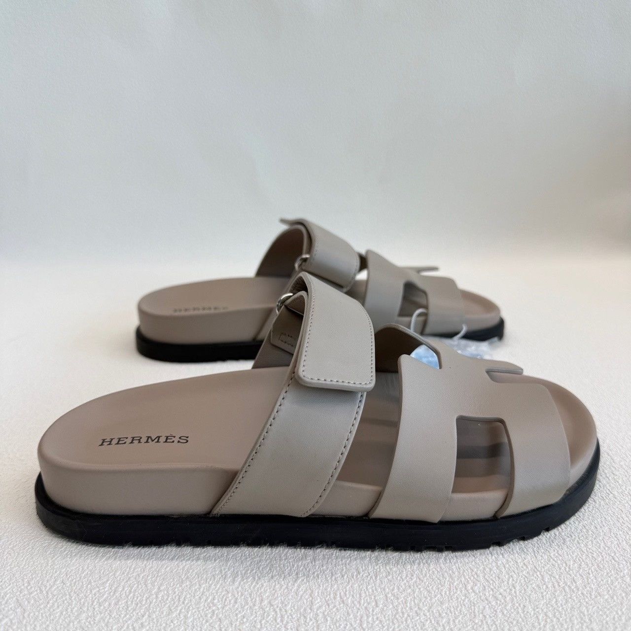 Hermes Hermes Chypre Sandals Size 35.5 Size US 5.5 / IT 35.5 - 5 Thumbnail