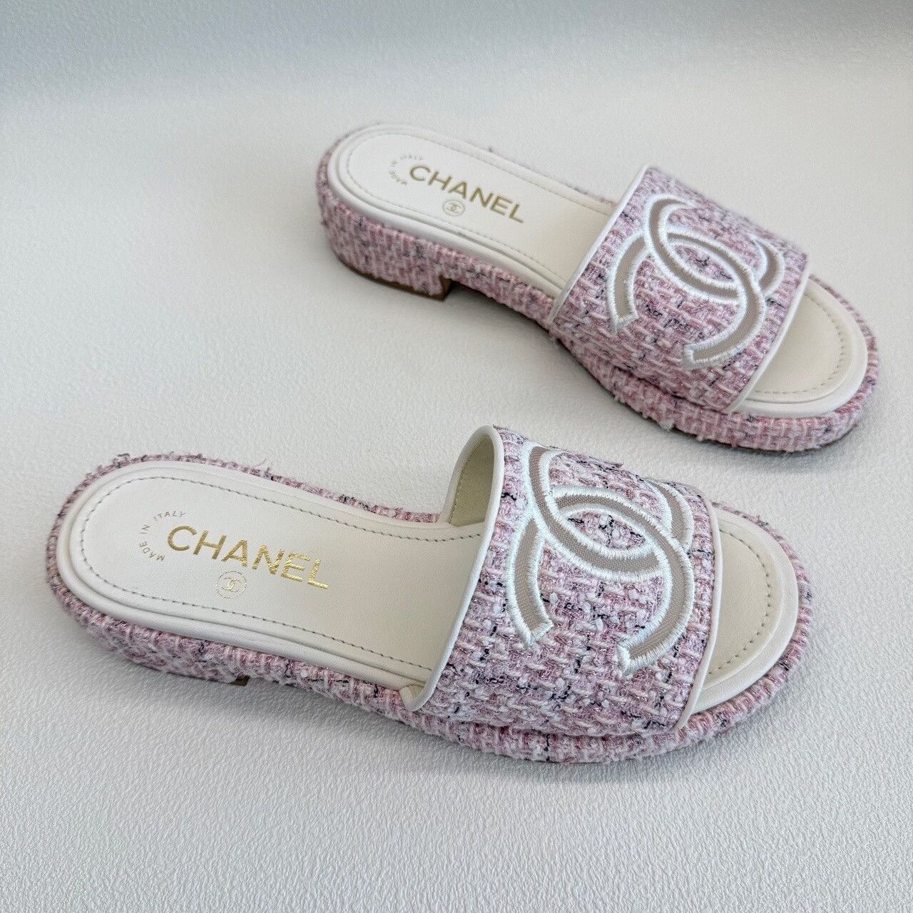 Chanel Chanel Pink Tweed CC Mules Size 37.5 Size US 7.5 / IT 37.5 - 4 Thumbnail