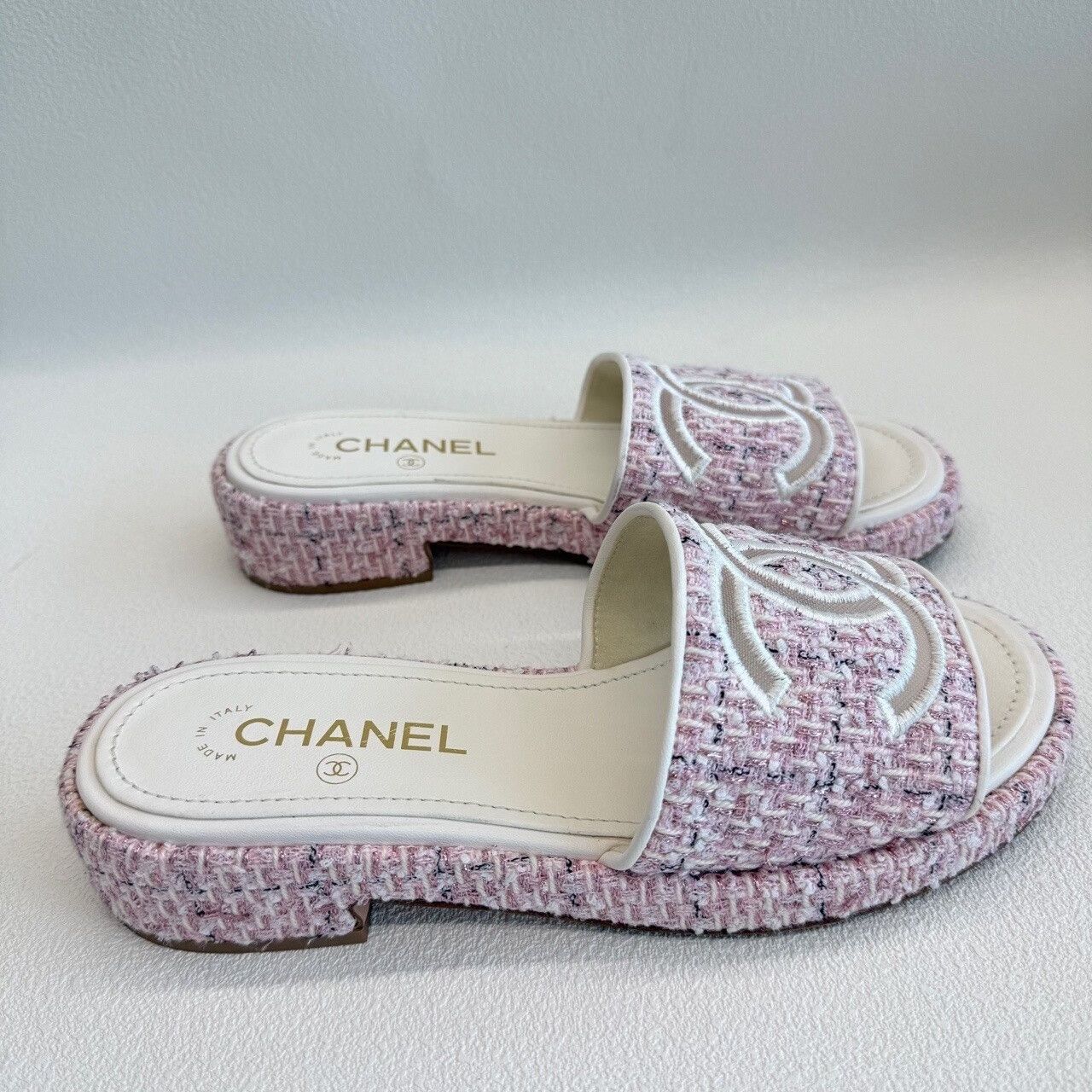 Chanel Chanel Pink Tweed CC Mules Size 37.5 Size US 7.5 / IT 37.5 - 5 Thumbnail