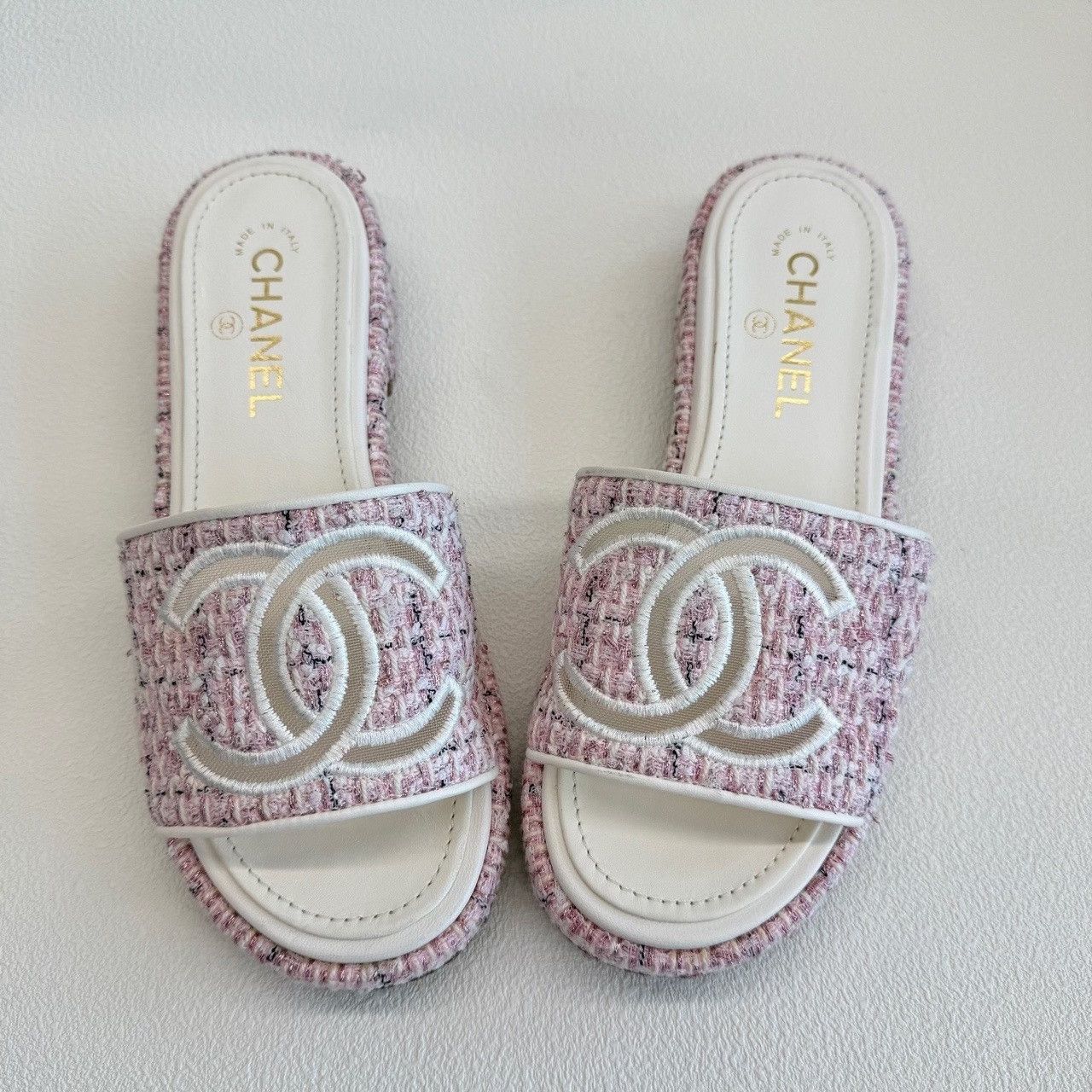 Chanel Chanel Pink Tweed CC Mules Size 37.5 Size US 7.5 / IT 37.5 - 10 Thumbnail