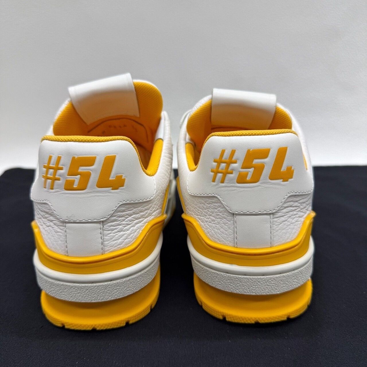 Louis Vuitton Louis Vuitton Trainer Yellow Low-Top Sneakers Size 35 Size US 5 / IT 35 - 6 Thumbnail
