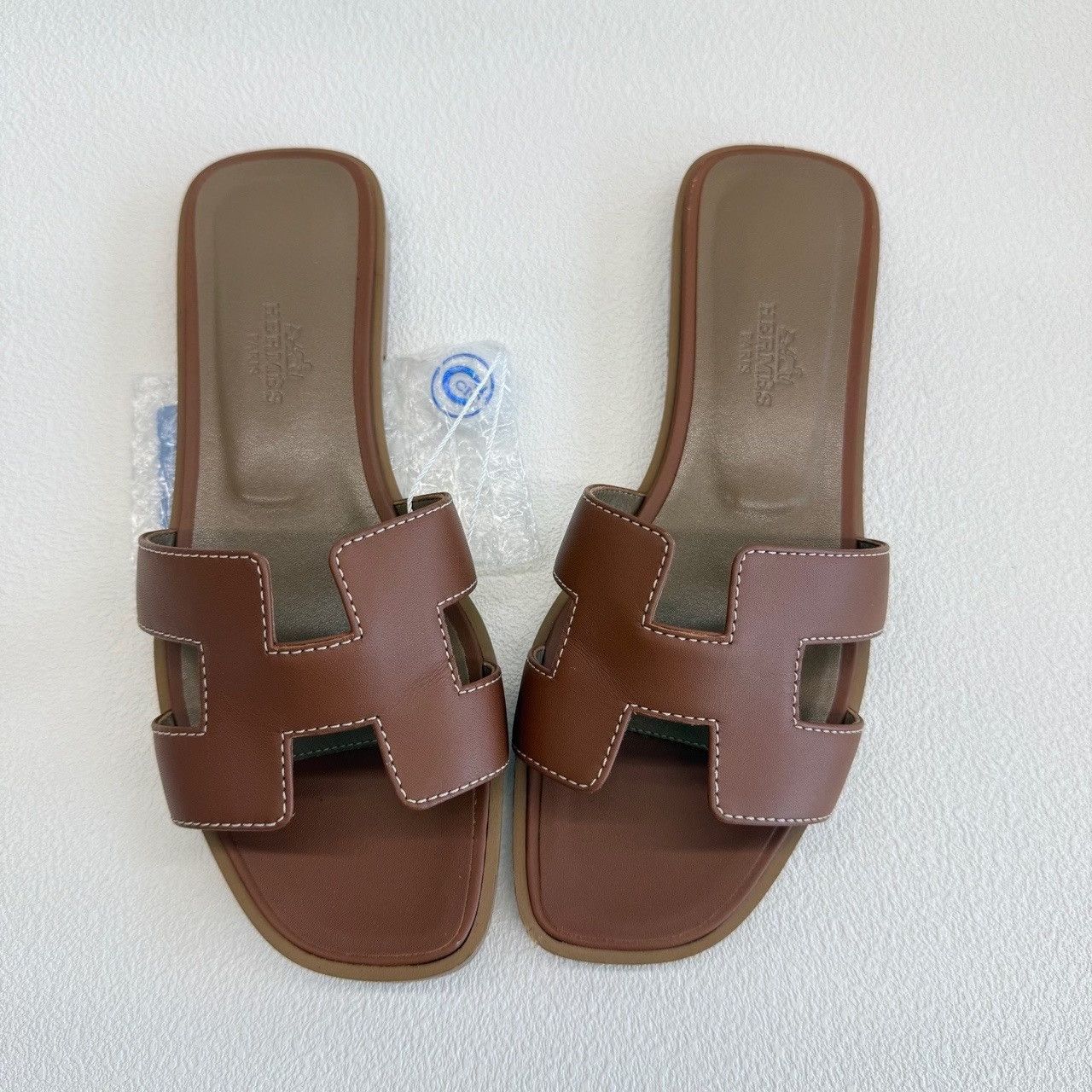 Hermes Hermes Oran Leather Sandals Size 35 Size US 5 / IT 35 - 10 Thumbnail