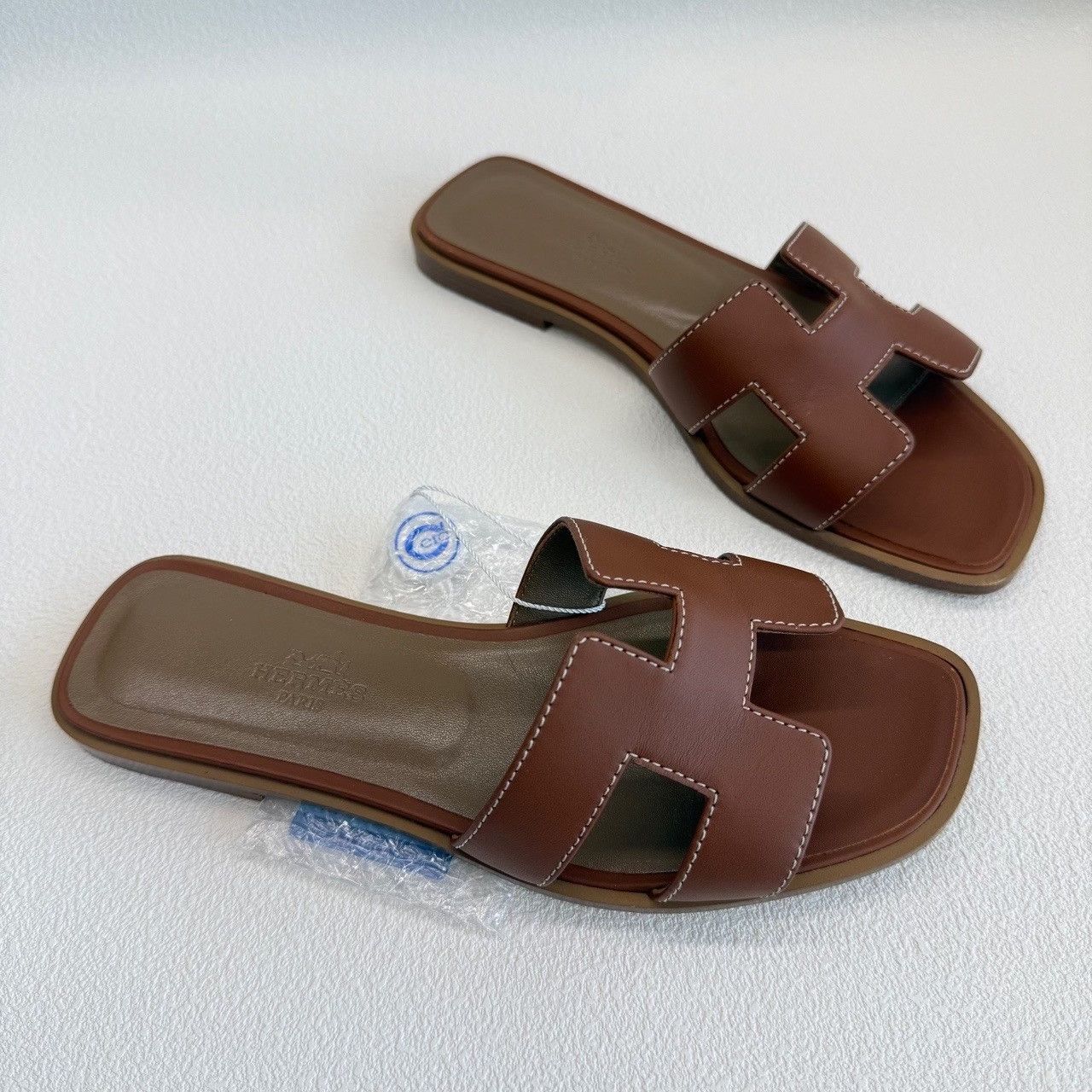 Hermes Hermes Oran Leather Sandals Size 35 Size US 5 / IT 35 - 4 Thumbnail
