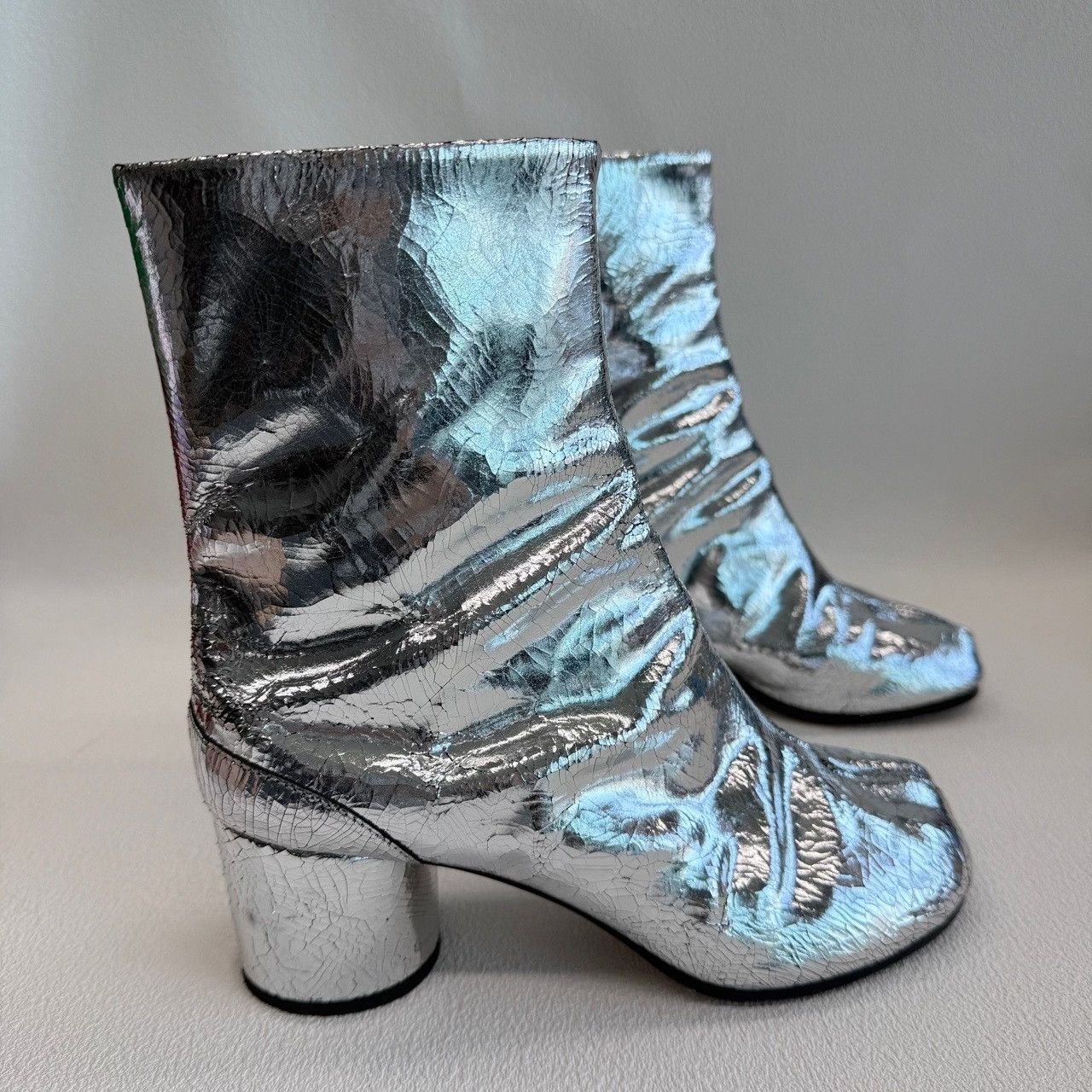 Maison Margiela Maison Margiela Silver Cracked Tabi Boots Size 36 Size US 6 / IT 36 - 5 Thumbnail