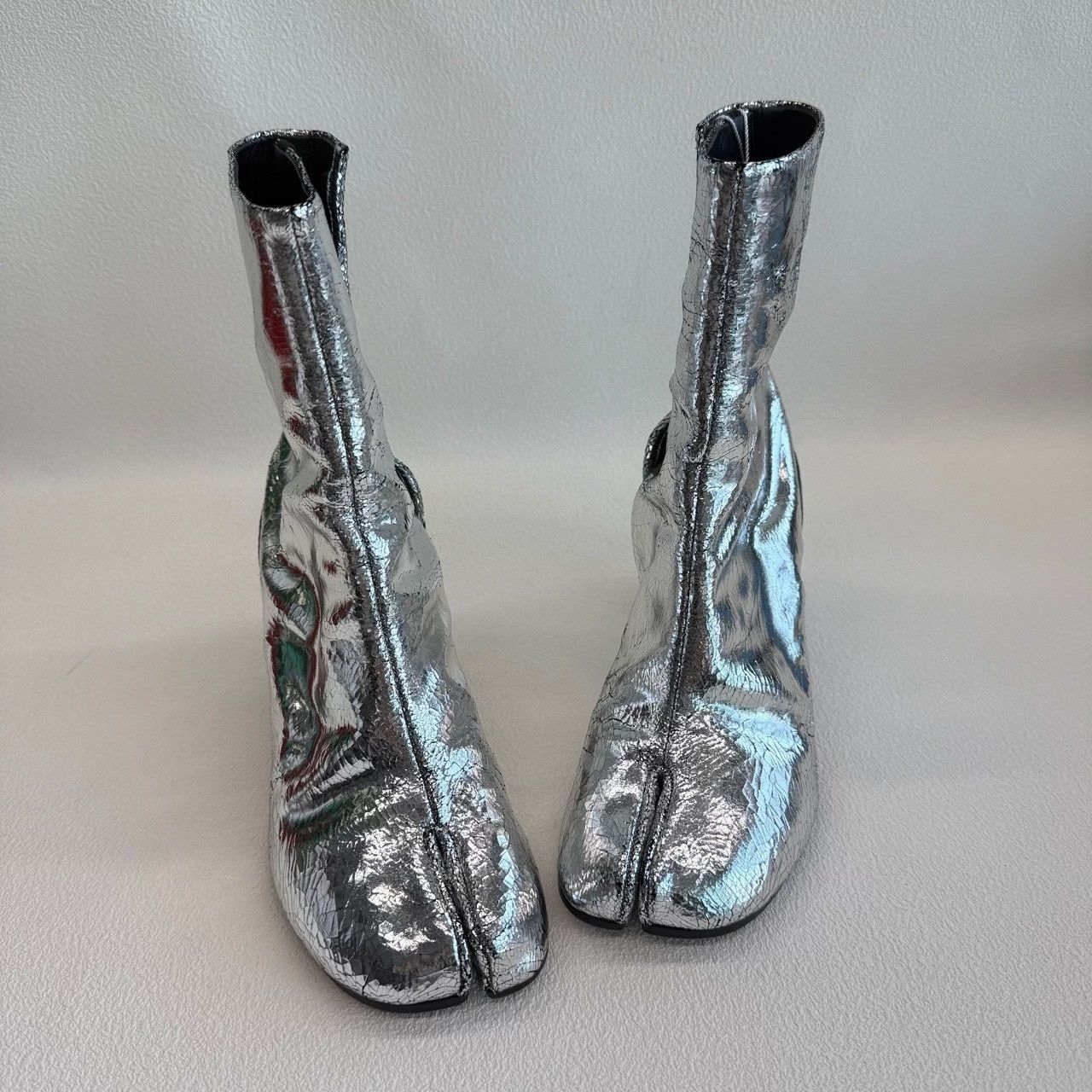 Maison Margiela Maison Margiela Silver Cracked Tabi Boots Size 36 Size US 6 / IT 36 - 10 Thumbnail