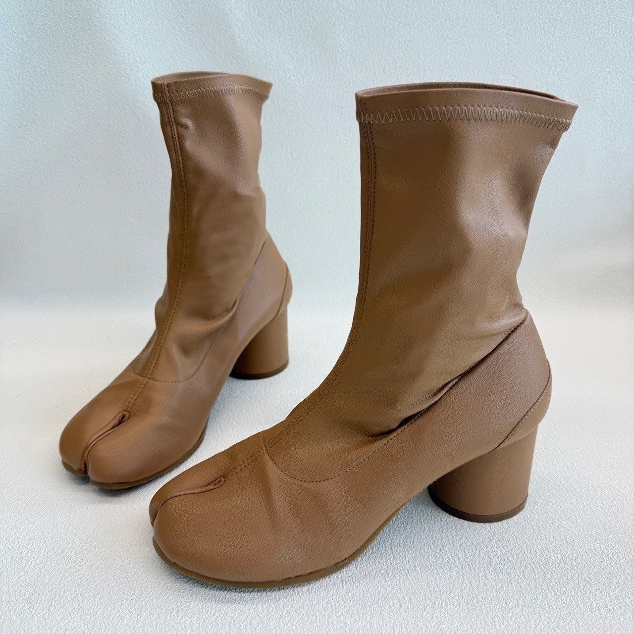 Maison Margiela Maison Margiela Brown Tabi Boots Size 36 Size US 6 / IT 36 - 2 Thumbnail