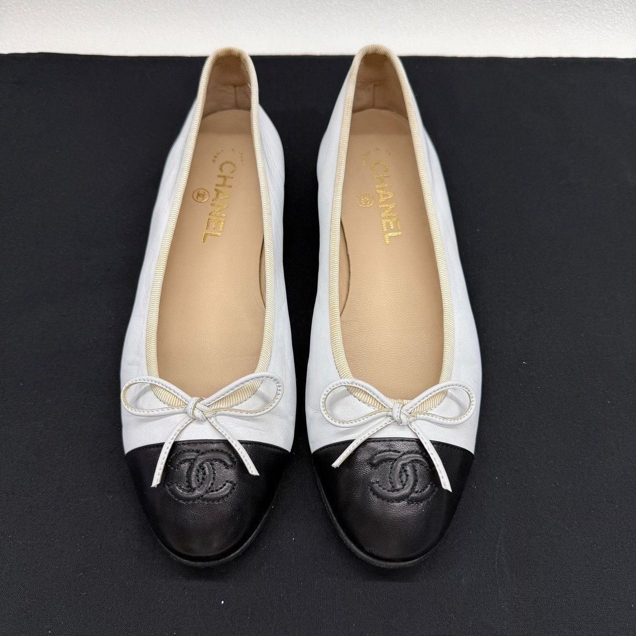 Chanel Chanel Two-Tone Ballet Flats Size 38.5 Size US 7.5 / IT 37.5 - 3 Thumbnail
