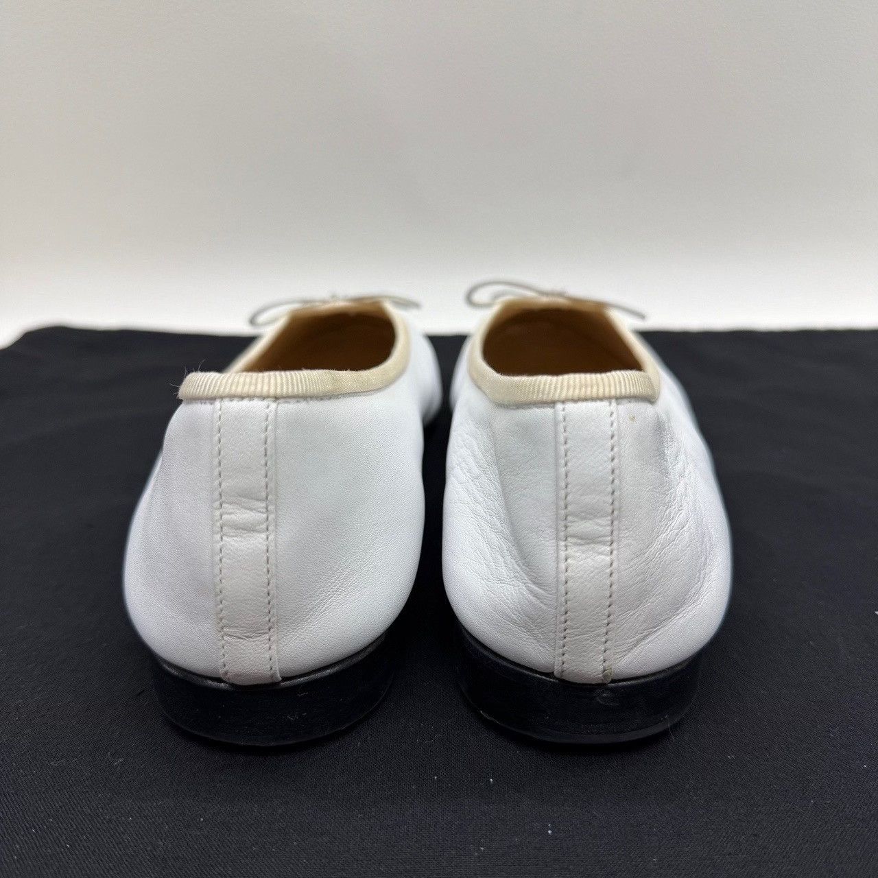 Chanel Chanel Two-Tone Ballet Flats Size 38.5 Size US 7.5 / IT 37.5 - 6 Thumbnail
