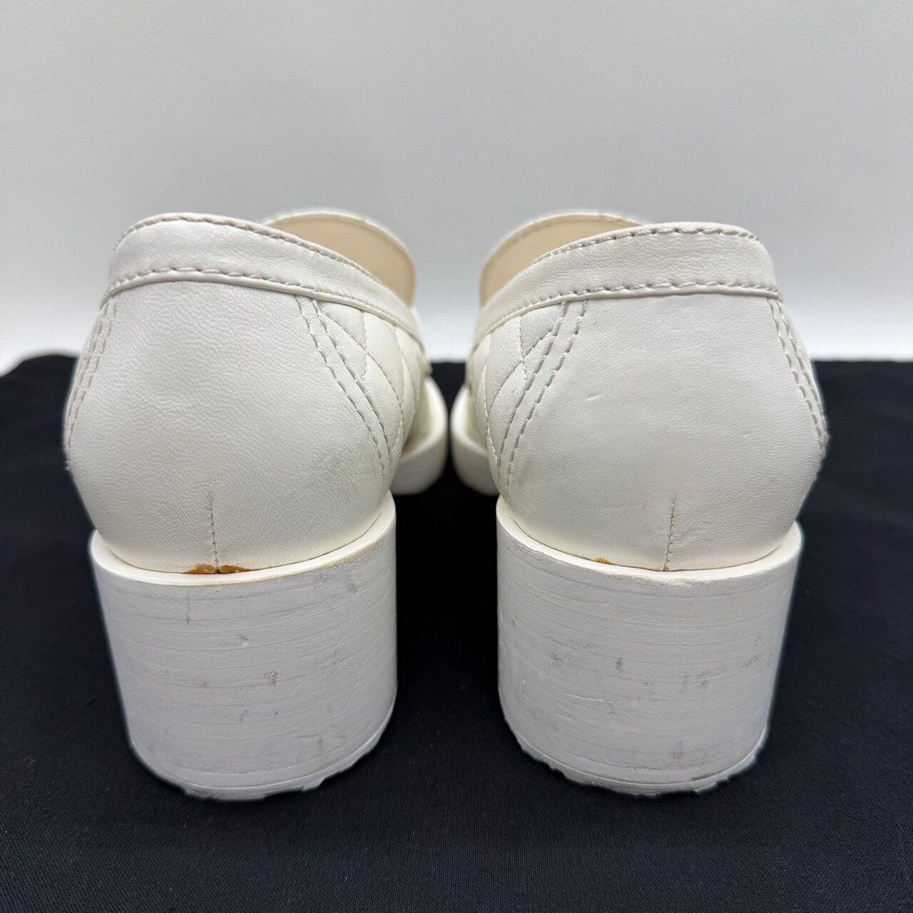 Chanel Chanel Quilted Heart Logo Loafers Size 38 Size US 8 / IT 38 - 6 Thumbnail
