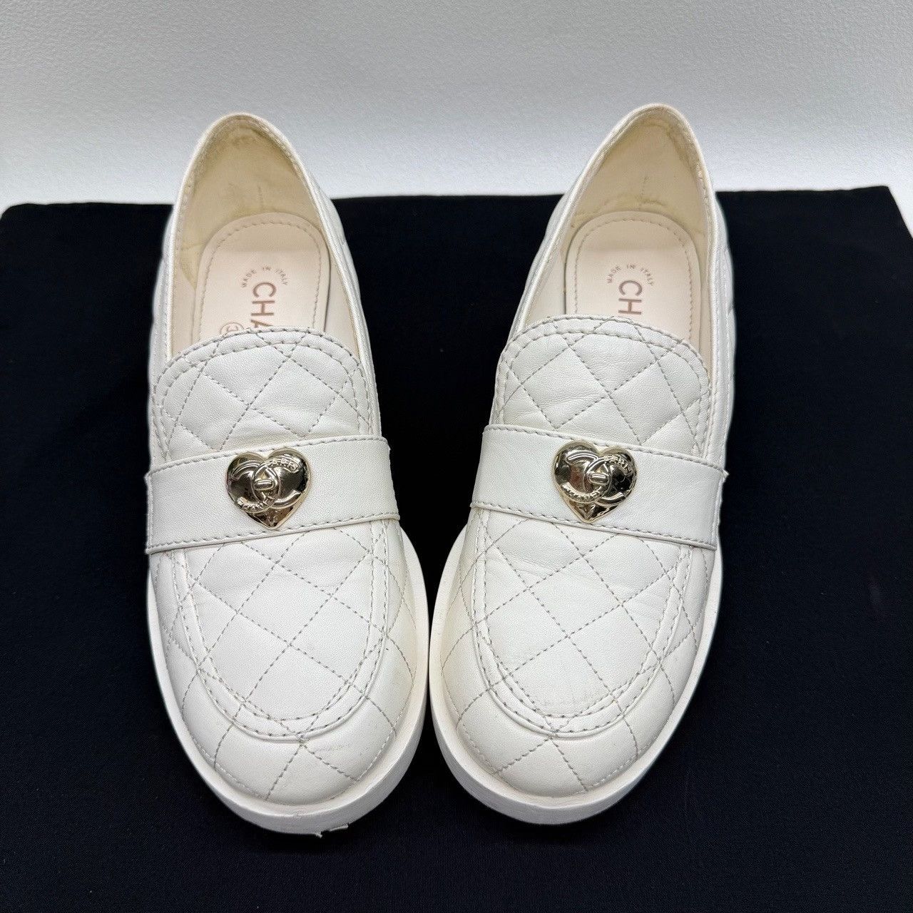 Chanel Chanel Quilted Heart Logo Loafers Size 38 Size US 8 / IT 38 - 10 Thumbnail