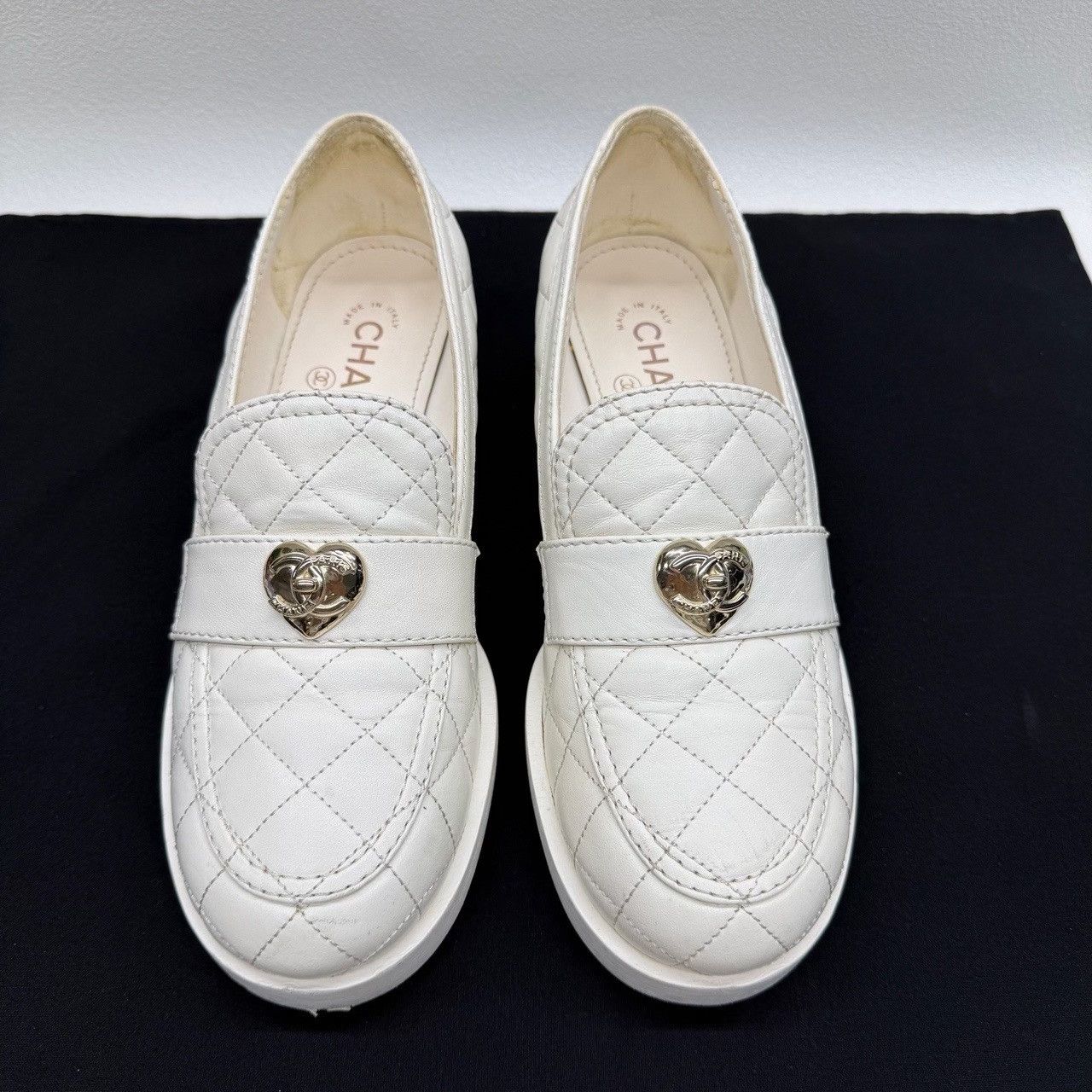 Chanel Chanel Quilted Heart Logo Loafers Size 38 Size US 8 / IT 38 - 3 Thumbnail