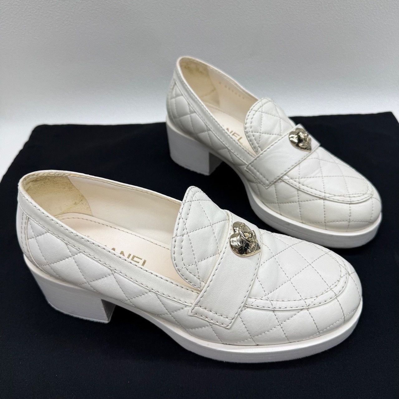Chanel Chanel Quilted Heart Logo Loafers Size 38 Size US 8 / IT 38 - 4 Thumbnail