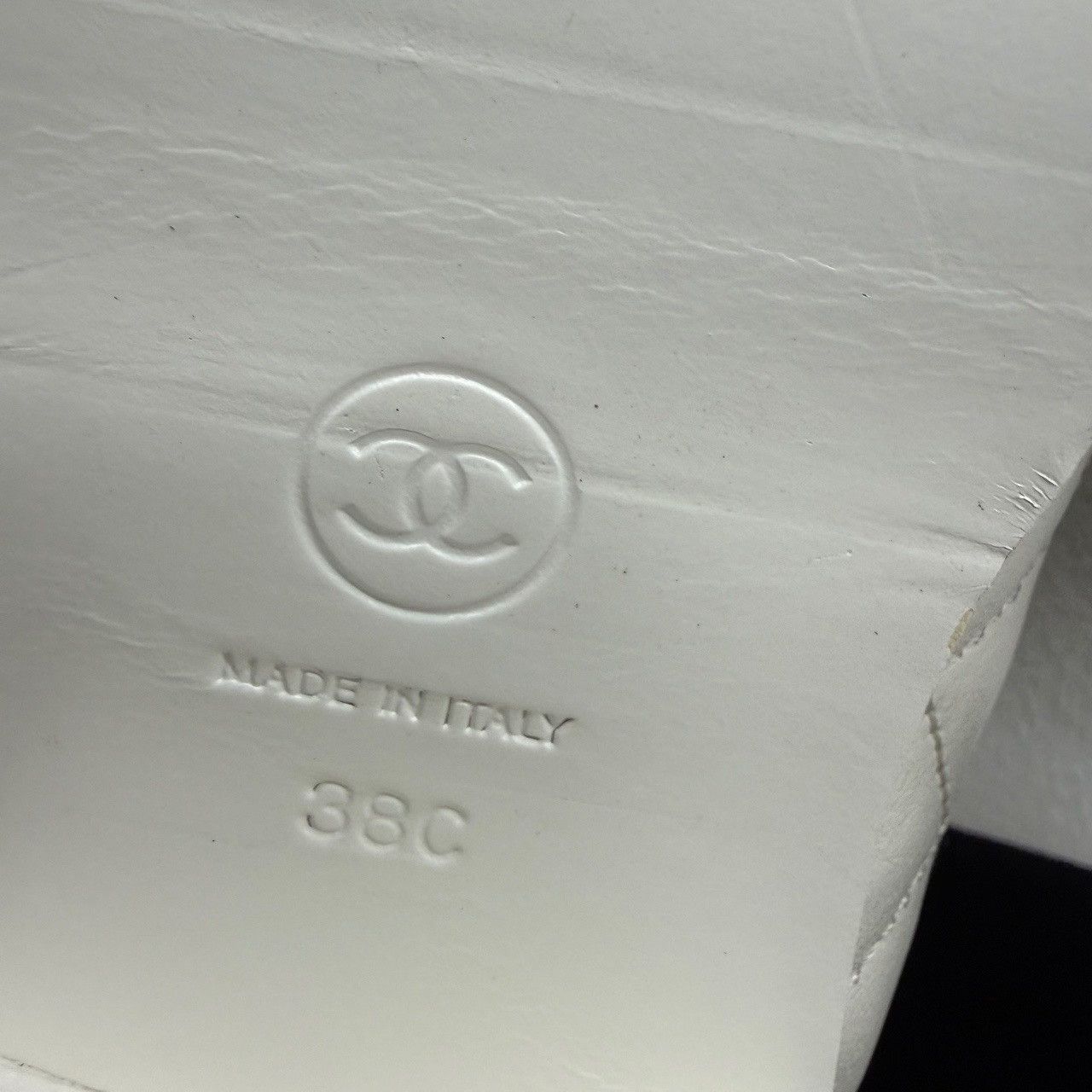 Chanel Chanel Quilted Heart Logo Loafers Size 38 Size US 8 / IT 38 - 9 Thumbnail
