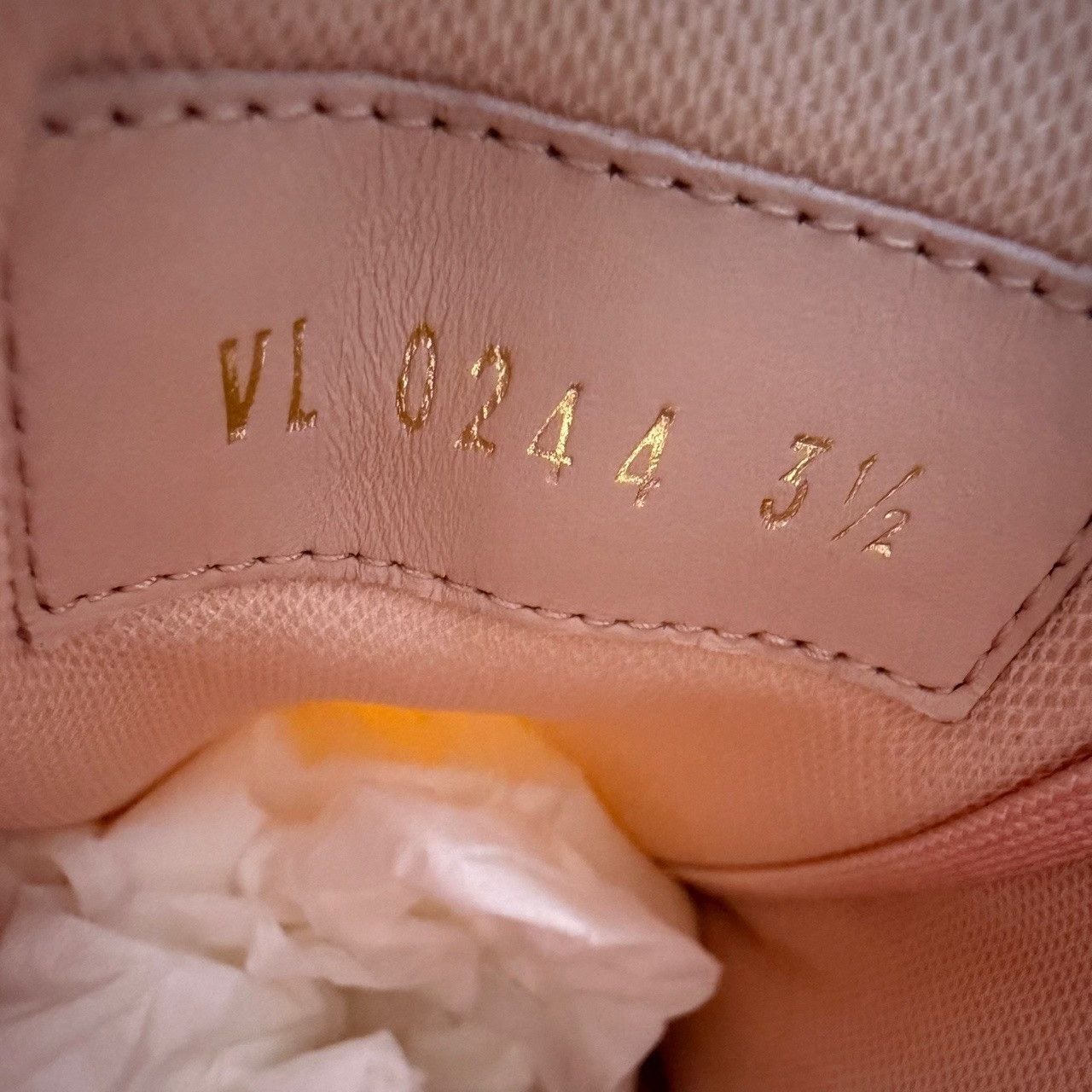 Louis Vuitton Louis Vuitton Trainer Sneakers Pink Size US 6 / IT 36 - 7 Thumbnail