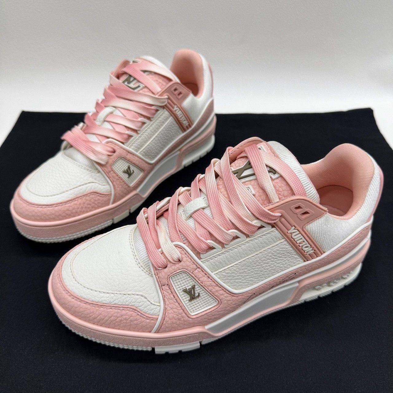 Louis Vuitton Louis Vuitton Trainer Sneakers Pink Size US 6 / IT 36 - 2 Thumbnail