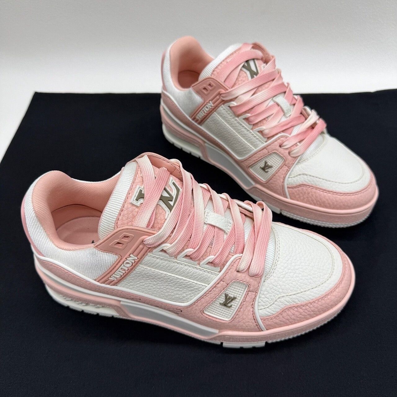Louis Vuitton Louis Vuitton Trainer Sneakers Pink Size US 6 / IT 36 - 4 Thumbnail