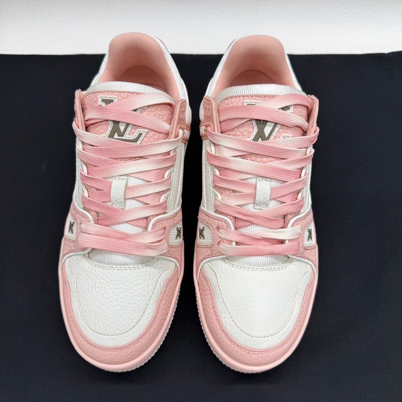Louis Vuitton Louis Vuitton Trainer Sneakers Pink Size US 6 / IT 36 - 3 Thumbnail