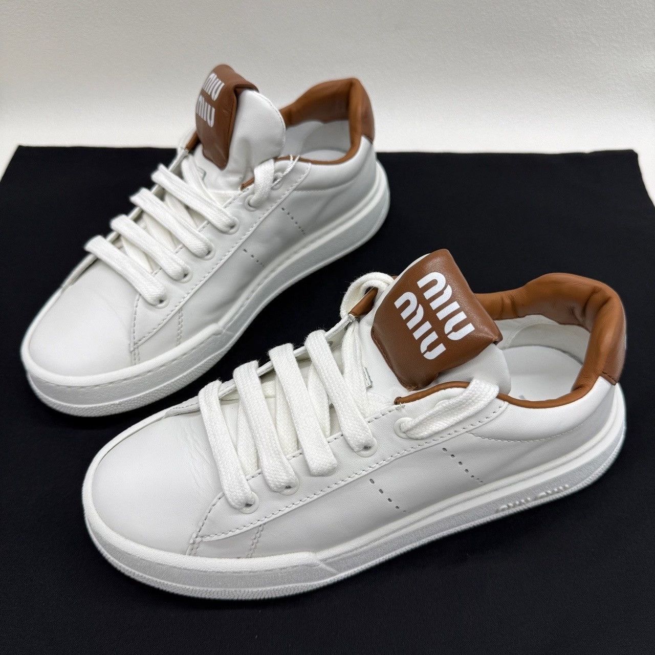 Miu Miu Miu Miu Logo Leather Sneakers Size 36.5 Size US 6.5 / IT 36.5 - 2 Thumbnail