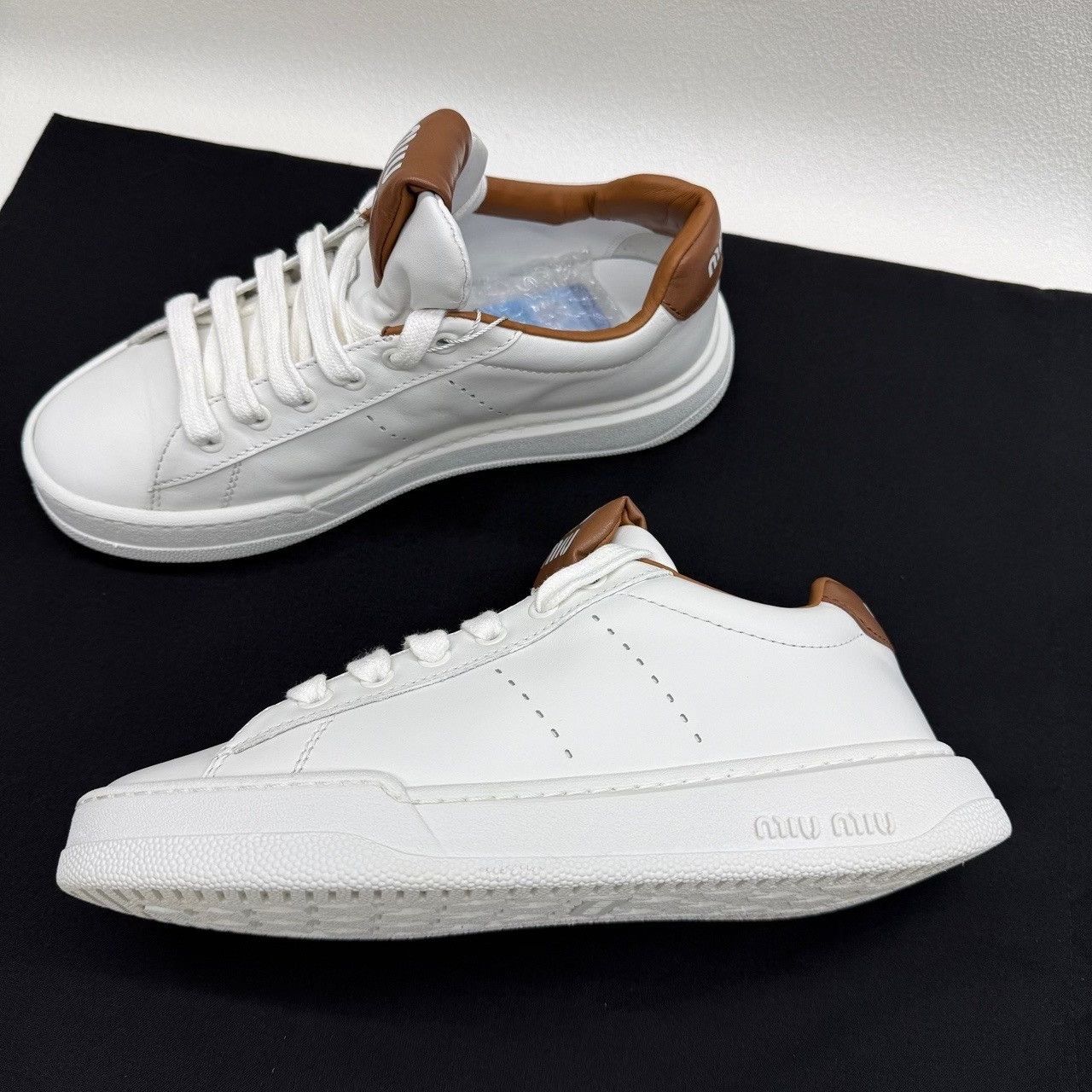 Miu Miu Miu Miu Logo Leather Sneakers Size 36.5 Size US 6.5 / IT 36.5 - 9 Thumbnail