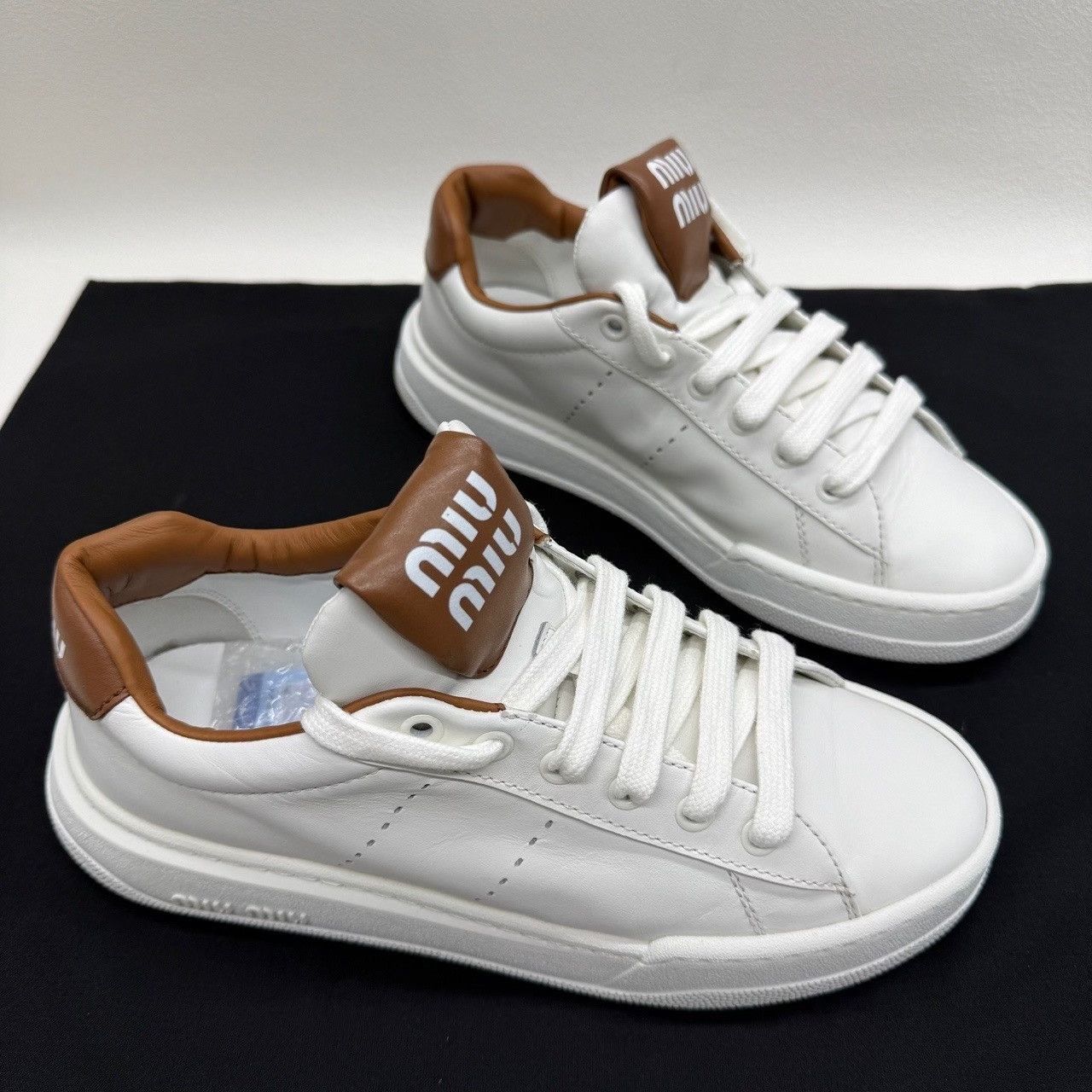 Miu Miu Miu Miu Logo Leather Sneakers Size 36.5 Size US 6.5 / IT 36.5 - 4 Thumbnail