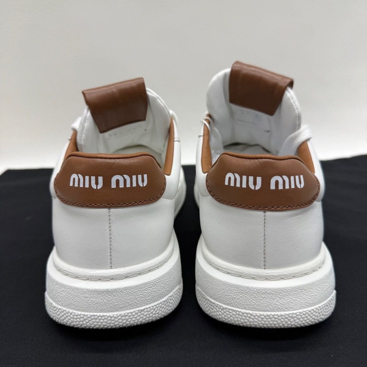 Miu Miu Miu Miu Logo Leather Sneakers Size 36.5 Size US 6.5 / IT 36.5 - 6 Thumbnail