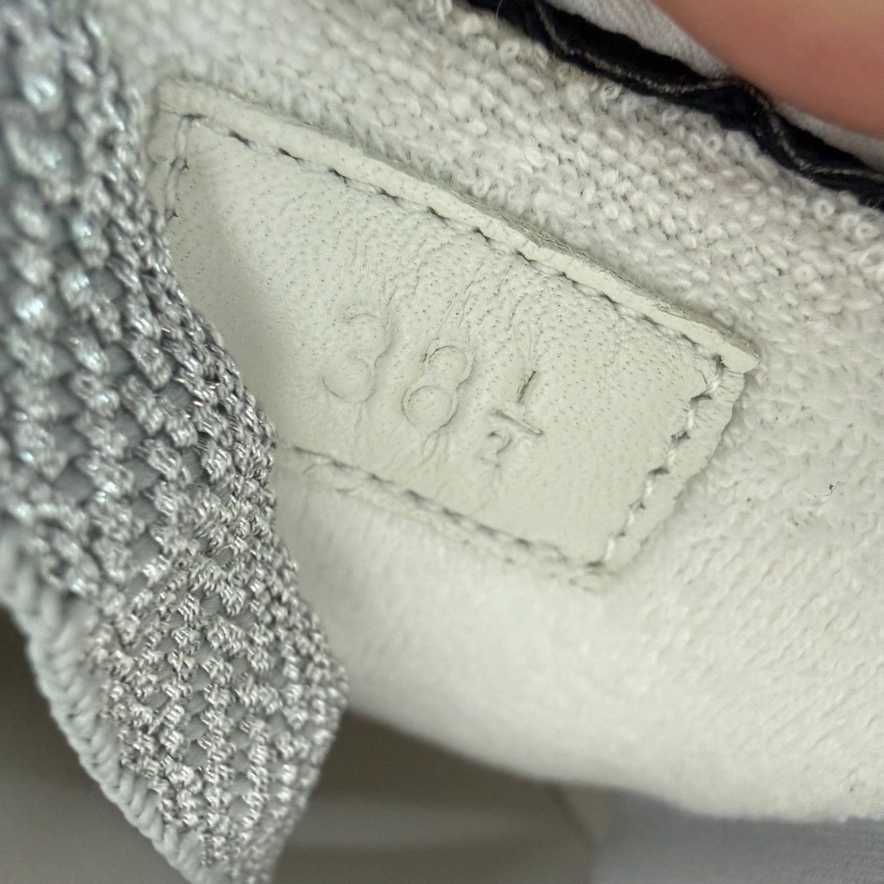 Gucci Gucci Crystal Screener Sneakers Size 38.5 Size US 8.5 / IT 38.5 - 7 Thumbnail