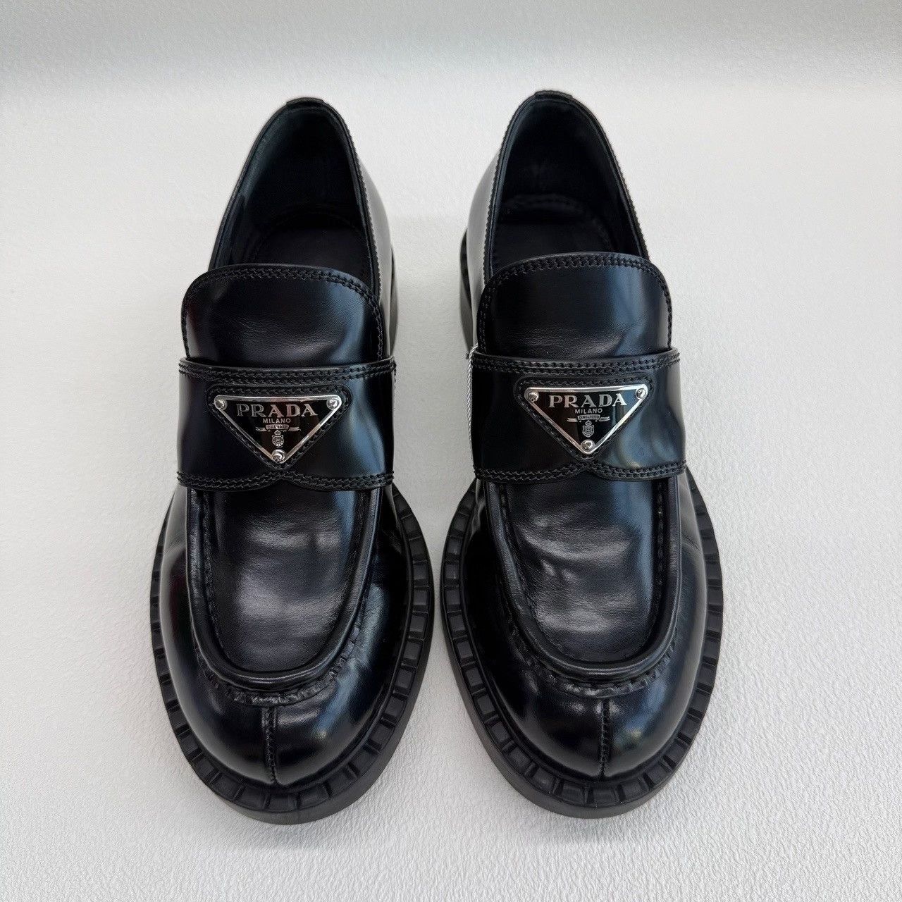 Prada Prada Logo Plaque Leather Loafers Size 35 Size US 5 / IT 35 - 3 Thumbnail