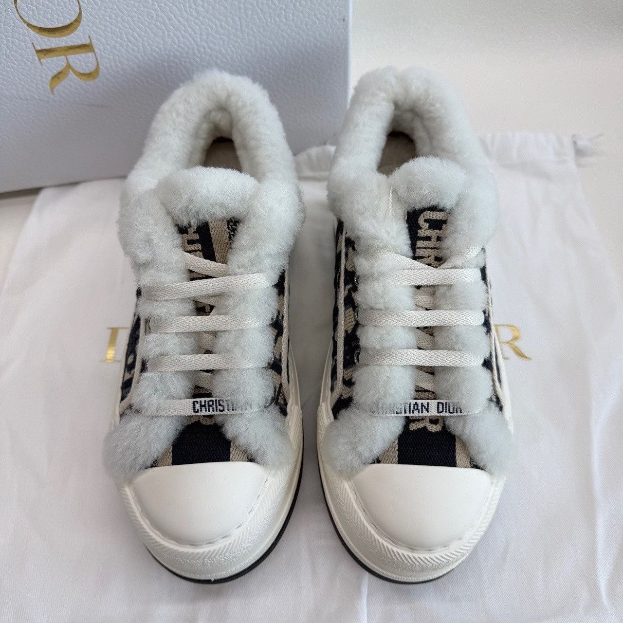 Dior Dior Oblique Shearling Low-Top Sneakers Size 36.5 Size US 6.5 / IT 36.5 - 4 Thumbnail