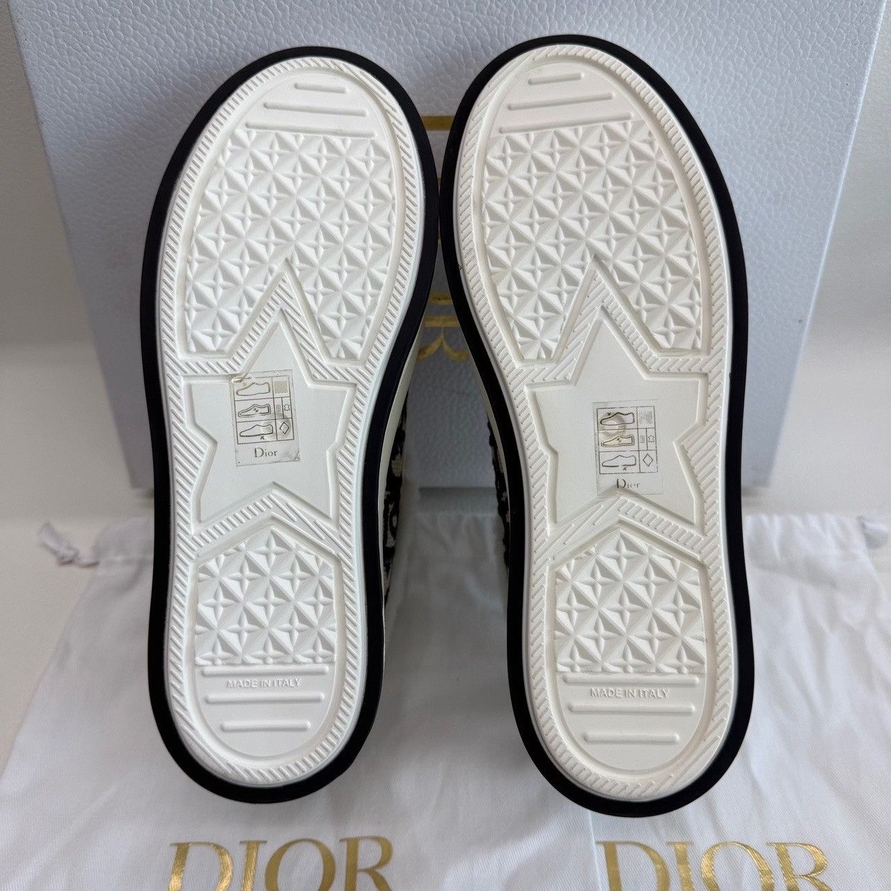 Dior Dior Oblique Shearling Low-Top Sneakers Size 36.5 Size US 6.5 / IT 36.5 - 10 Thumbnail