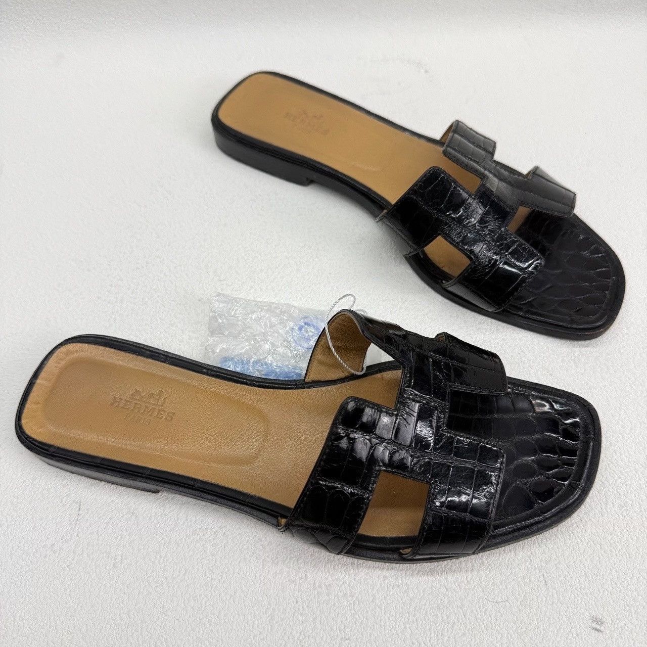 Hermes Hermes Black Alligator Embossed Oran Sandals Size 38.5 Size US 8.5 / IT 38.5 - 4 Thumbnail
