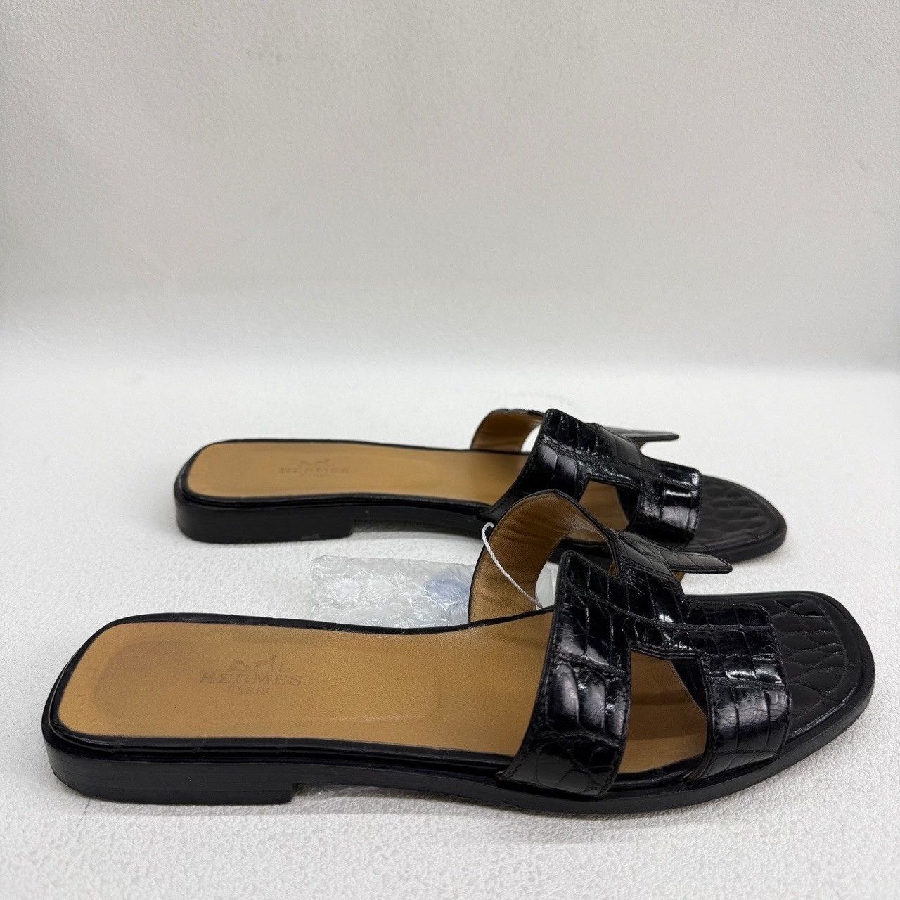Hermes Hermes Black Alligator Embossed Oran Sandals Size 38.5 Size US 8.5 / IT 38.5 - 5 Thumbnail