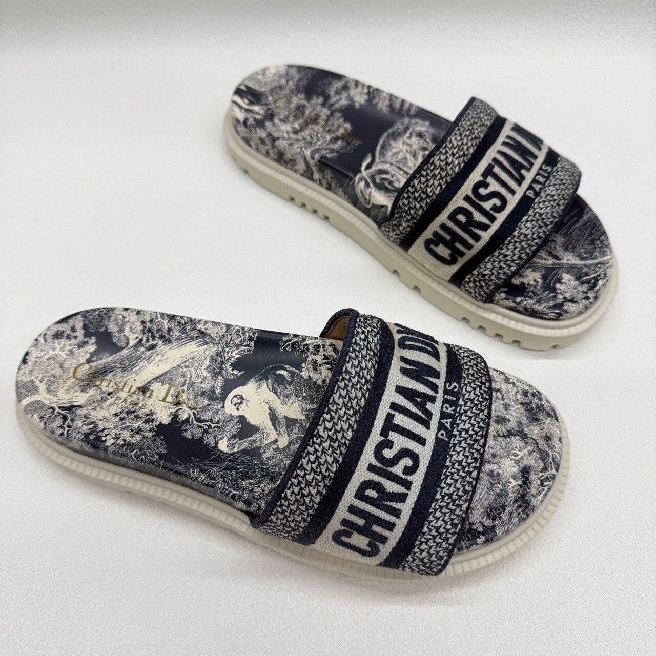 Dior Dior Toile de Jouy Dway Slides Size 36 Size US 5 / IT 35 - 4 Thumbnail