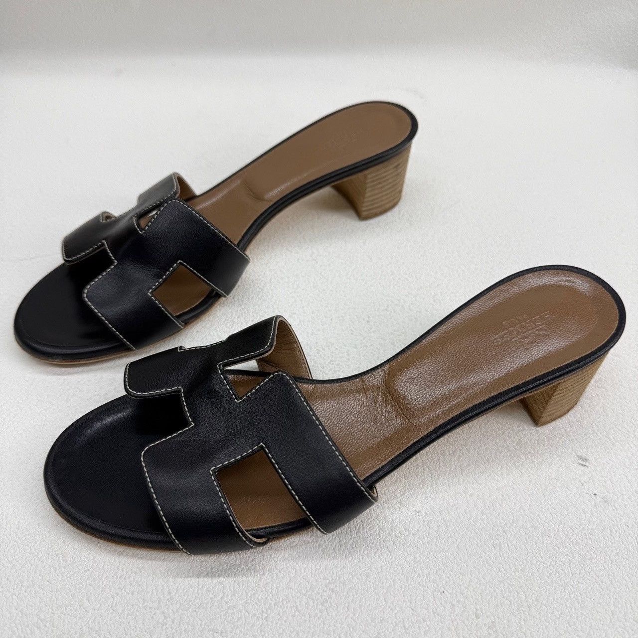Hermes Hermès Black Leather Oasis Sandals Size 39.5 Size US 9.5 / IT 39.5 - 2 Thumbnail