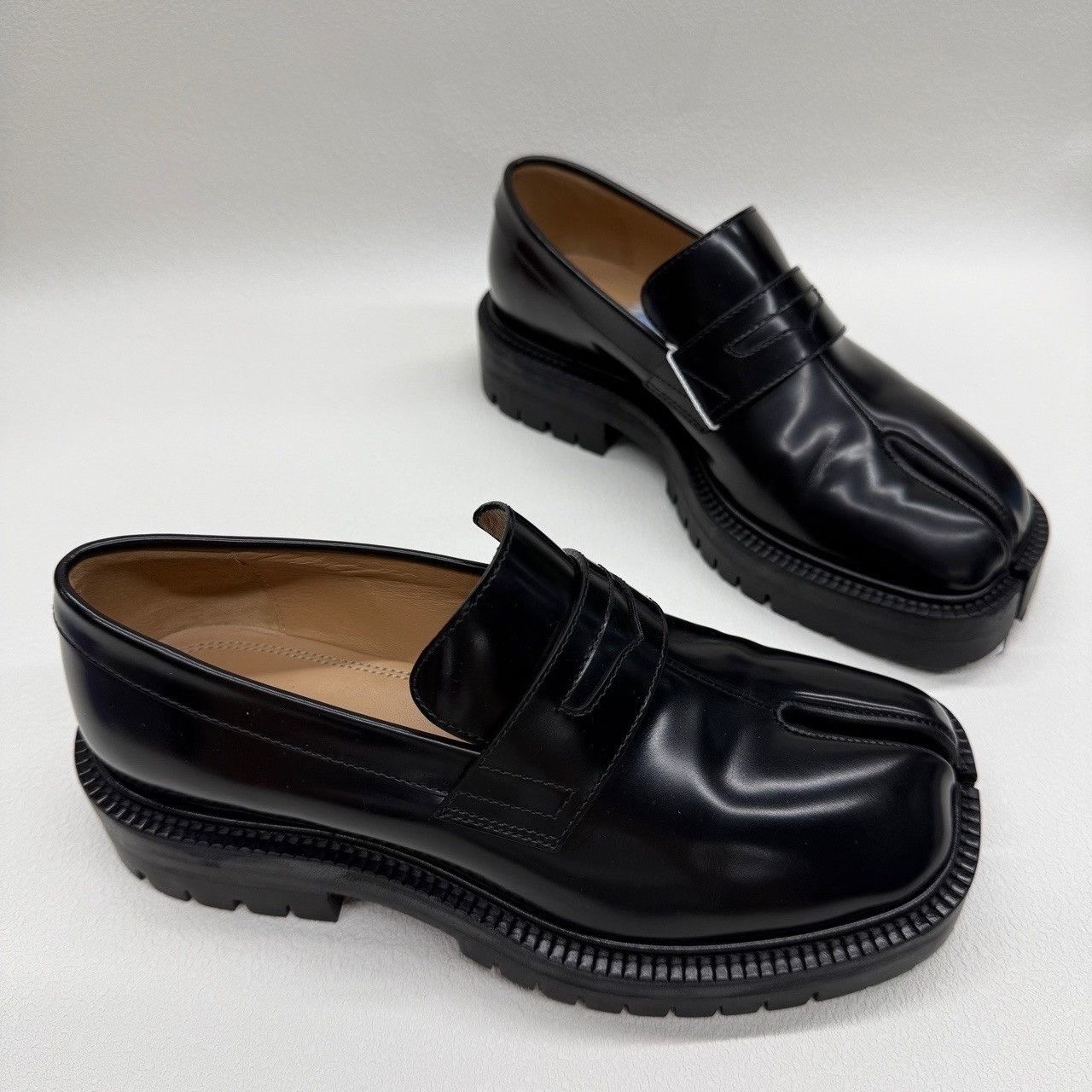 Maison Margiela Maison Margiela Tabi Leather Loafers Size 36 Size US 6 / IT 36 - 4 Thumbnail