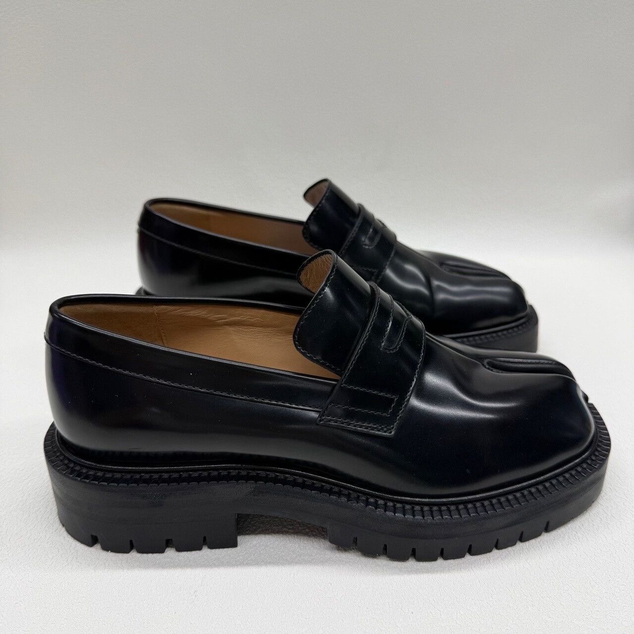 Maison Margiela Maison Margiela Tabi Leather Loafers Size 36 Size US 6 / IT 36 - 5 Thumbnail