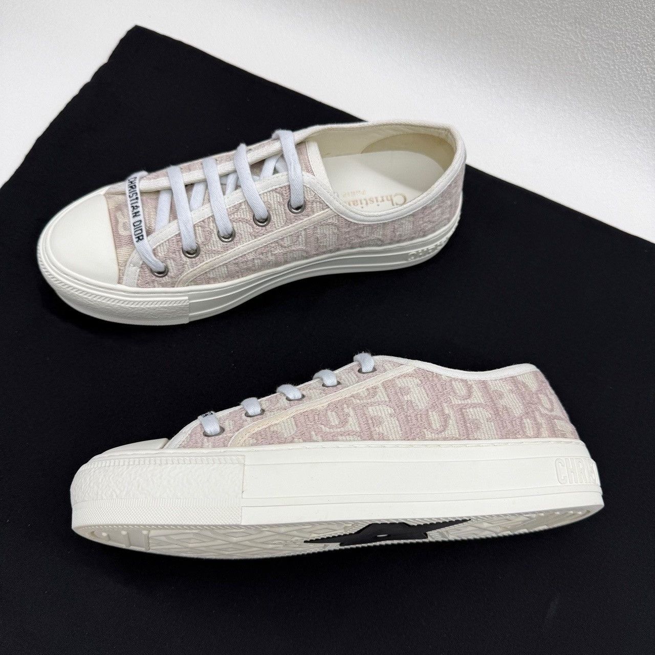 Dior Dior Oblique Walk'n'Dior Sneakers Size 36 Size US 6 / IT 36 - 9 Thumbnail