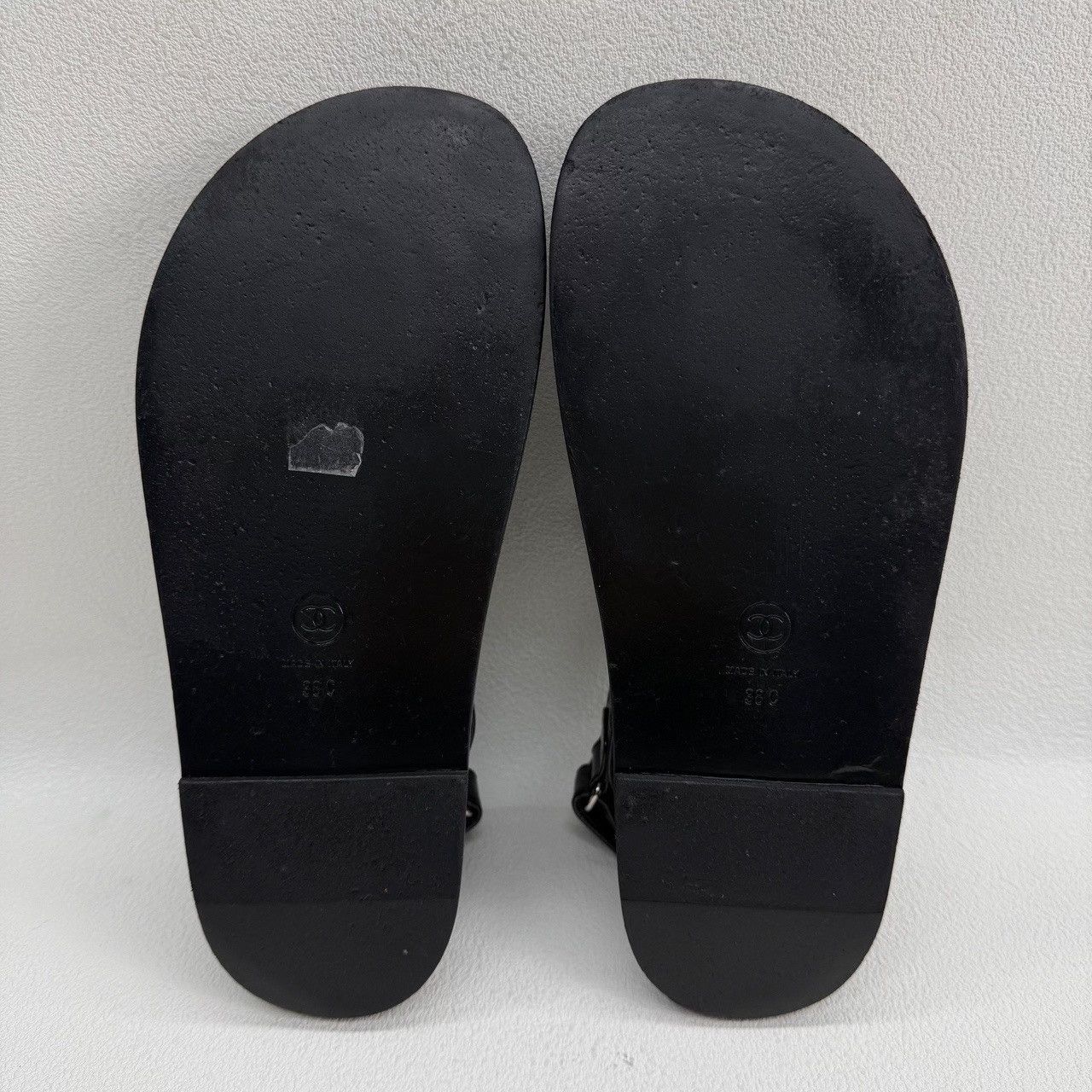 Chanel Chanel CC Leather Sandals Size 38 Size US 8 / IT 38 - 8 Thumbnail