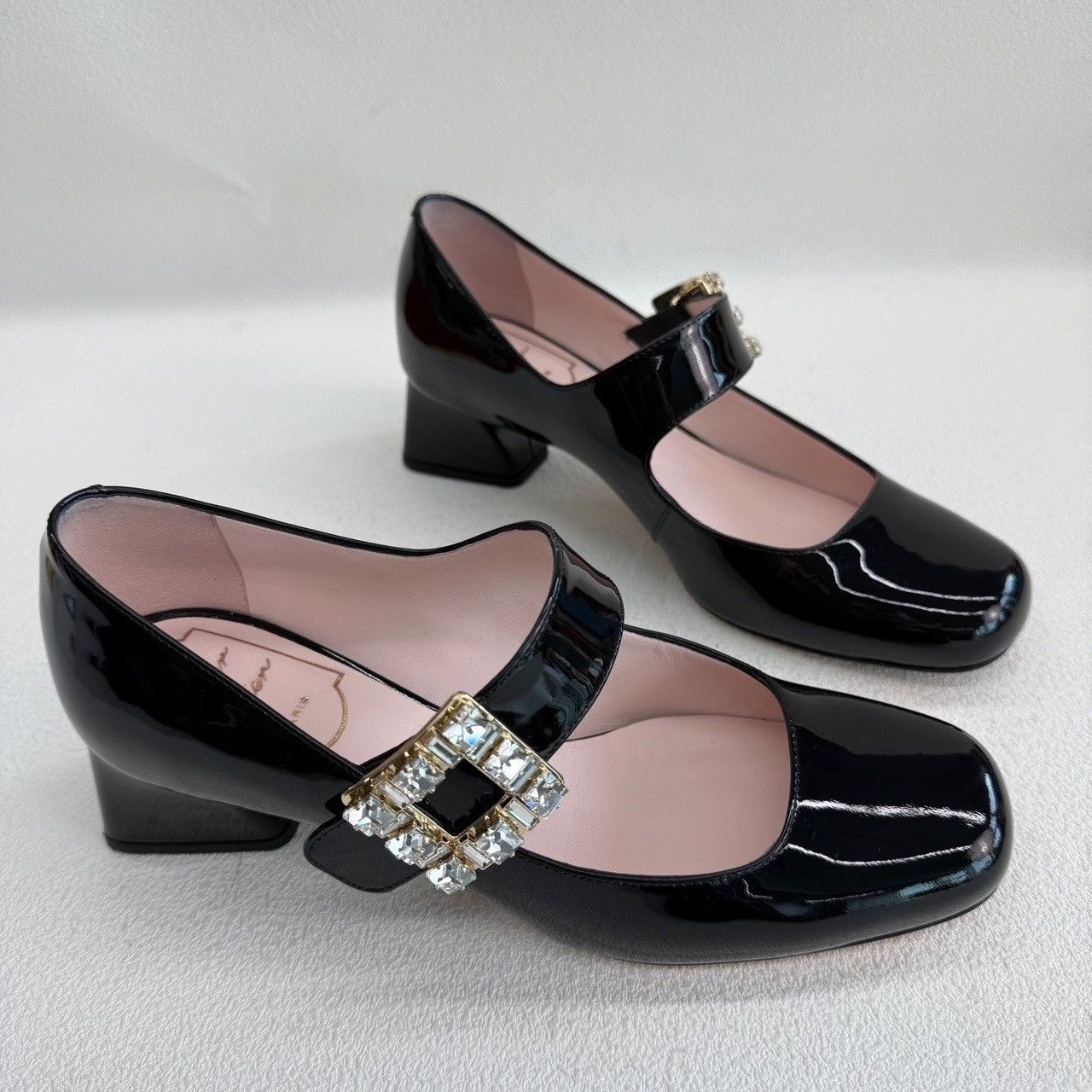 Roger Vivier Roger Vivier Crystal Buckle Block Heel Pumps Size 35.5 Size US 5.5 / IT 35.5 - 4 Thumbnail