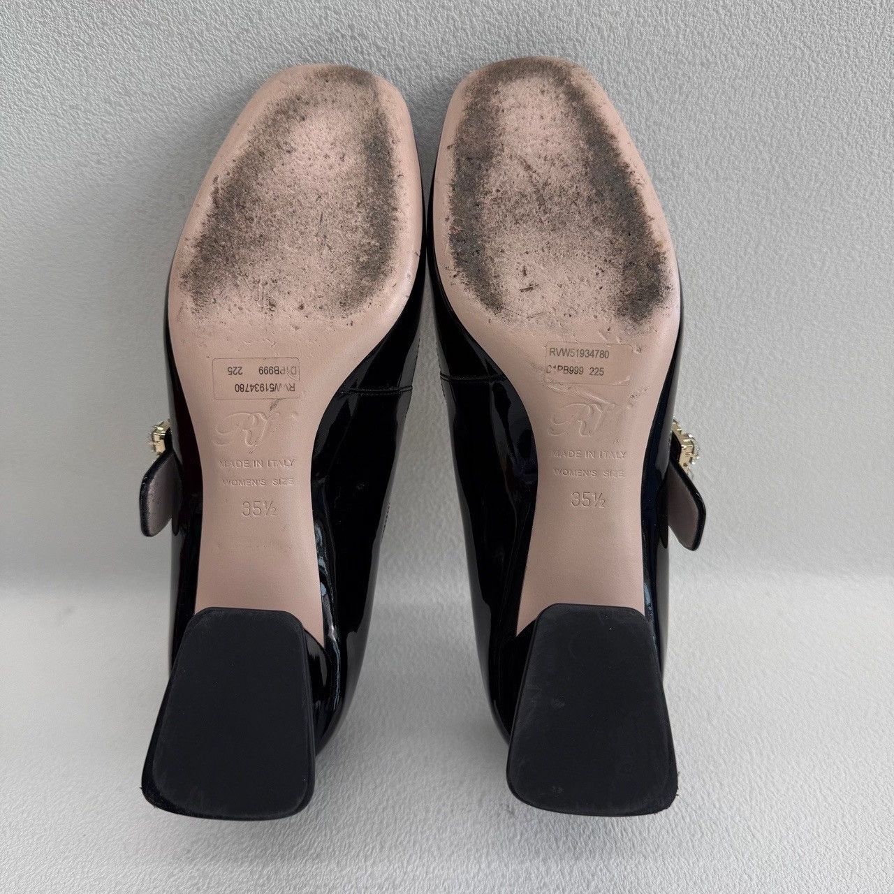 Roger Vivier Roger Vivier Crystal Buckle Block Heel Pumps Size 35.5 Size US 5.5 / IT 35.5 - 8 Thumbnail