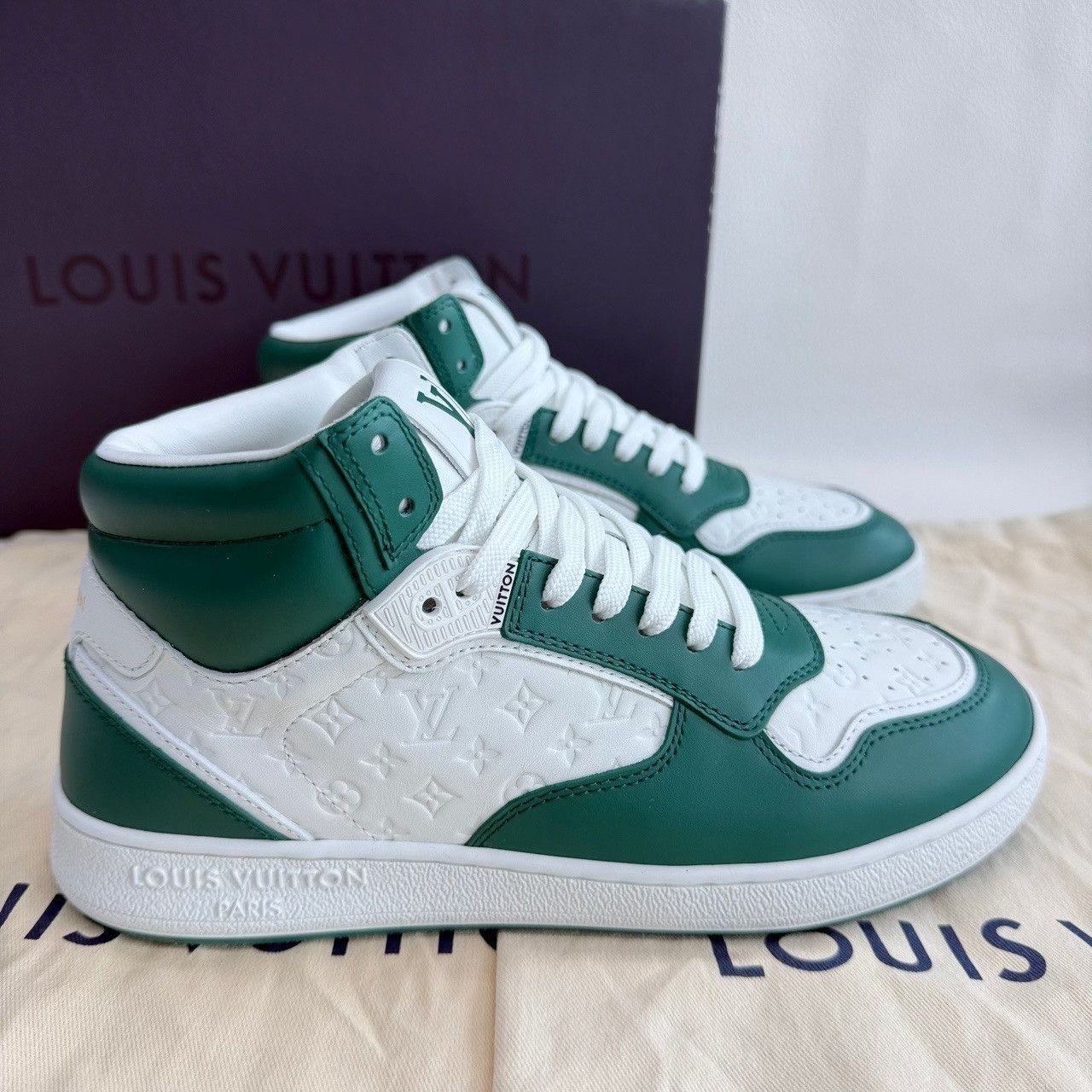 Louis Vuitton Louis Vuitton Monogram Hi-Top Sneakers Size 36 Size US 6 / IT 36 - 6 Thumbnail