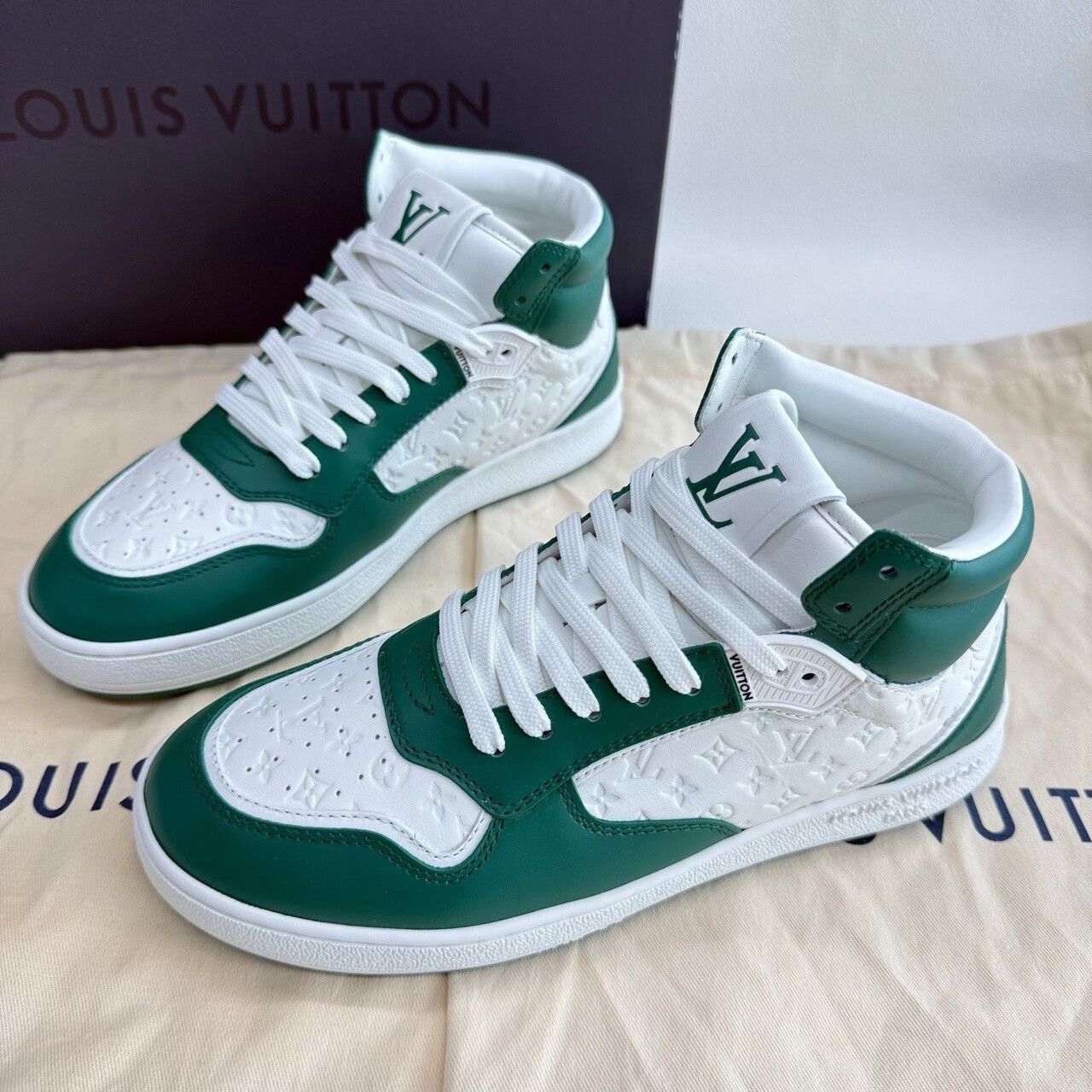 Louis Vuitton Louis Vuitton Monogram Hi-Top Sneakers Size 36 Size US 6 / IT 36 - 2 Thumbnail